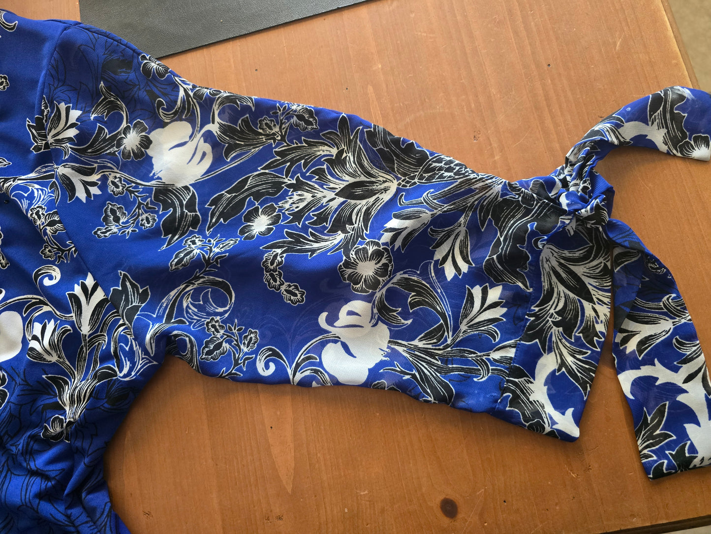 Pre-loved Alfani Royal Blue & White Ornate Blouse - Black Floral Print