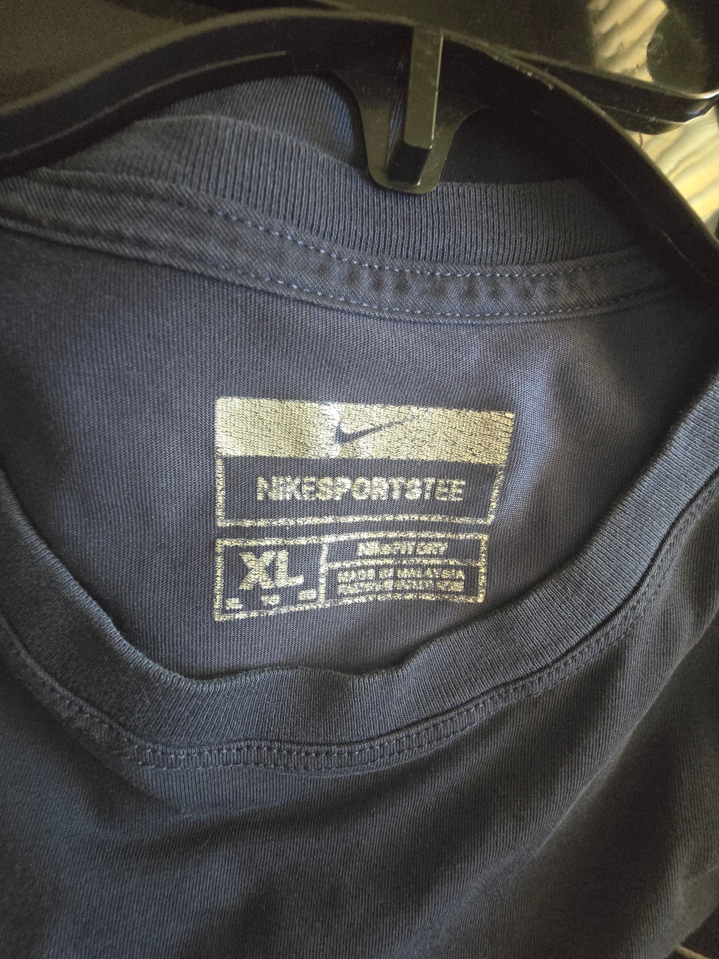 Pre-loved Men's Nike Sportswear Dri-FIT Long Sleeve T-Shirt - Blue - Size XL
