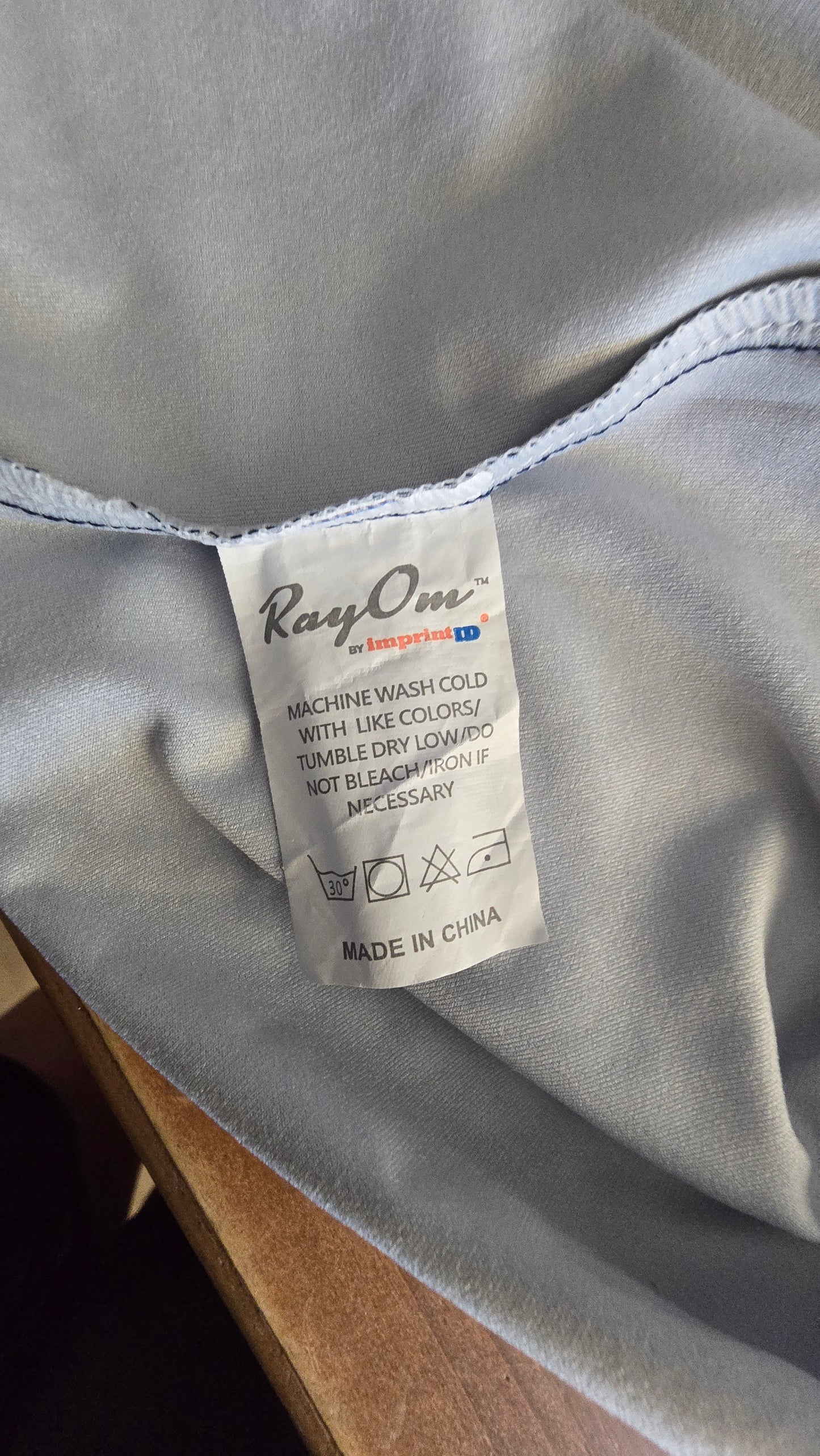 Classic Comfort: Pre-Loved United Sports Gear Blue T-Shirt (Youth Medium)