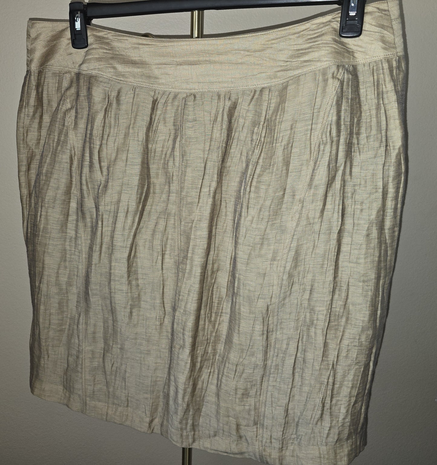 Pre-loved Neutral Pleated Skirt with Buckle