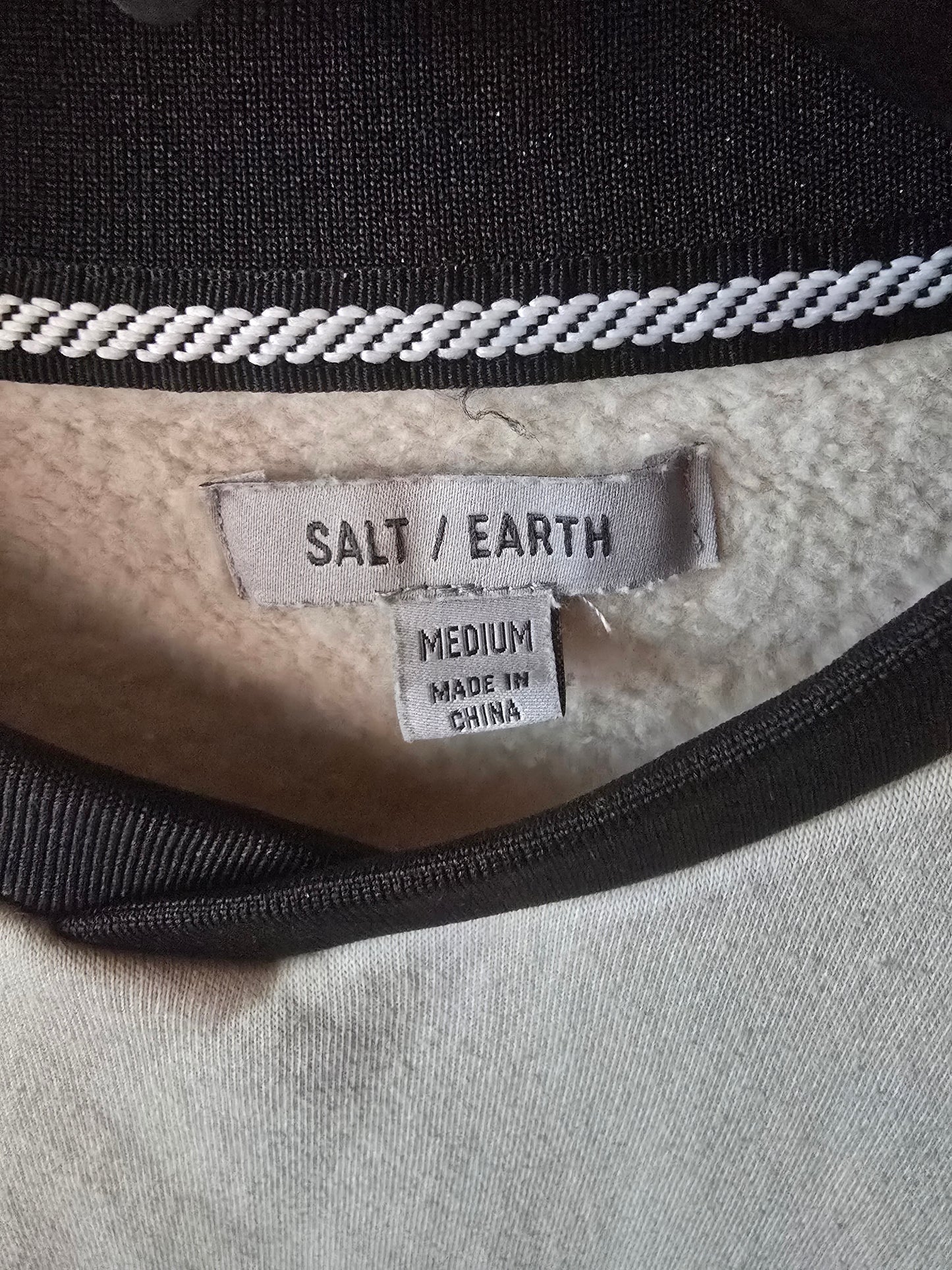 Pre-loved "The Hamptons Social Club" V-Neck Long Sleeve Shirt - Cream