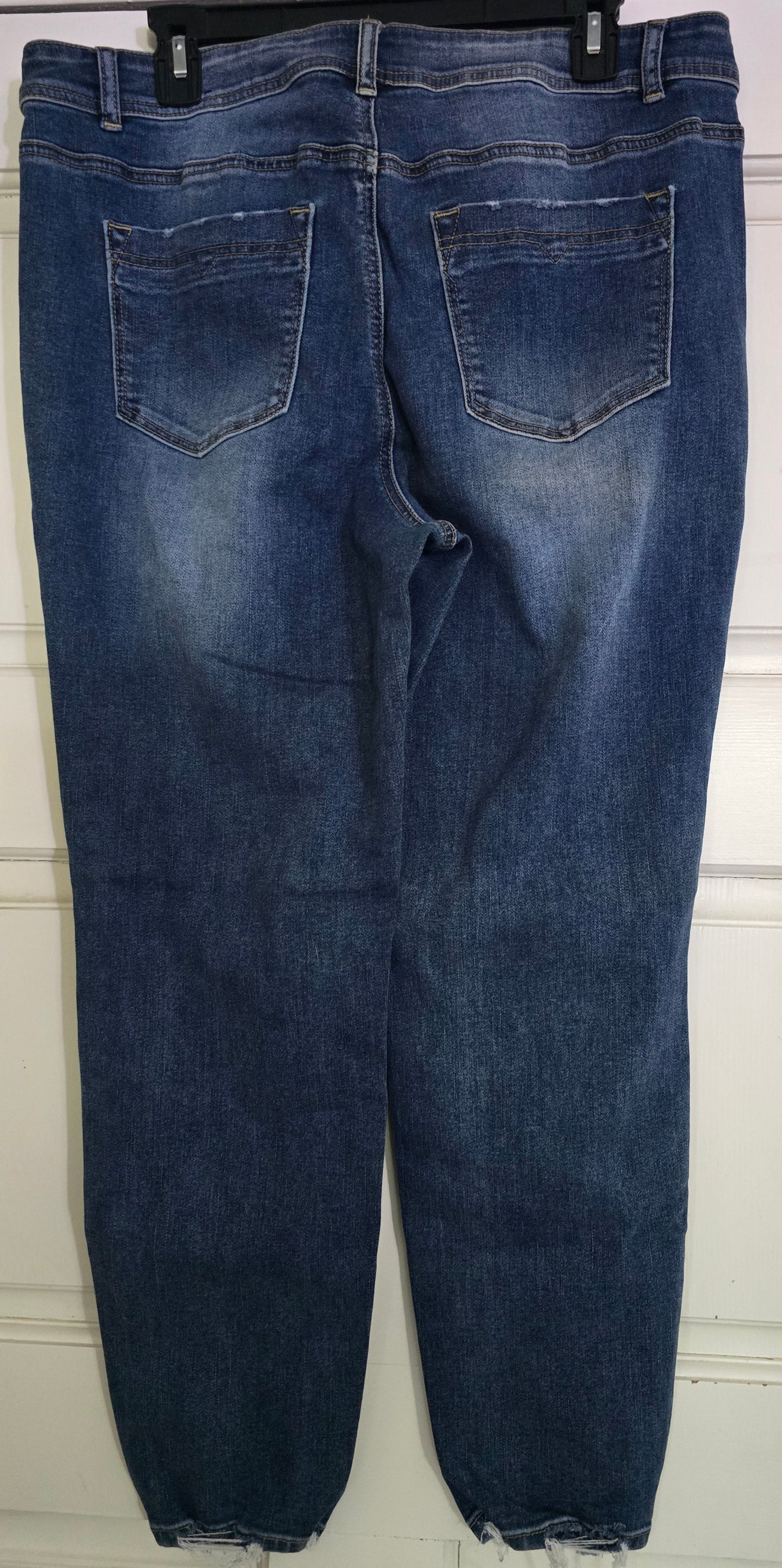 Pre-loved Love & Legend Distressed Skinny Jeans - Medium Wash