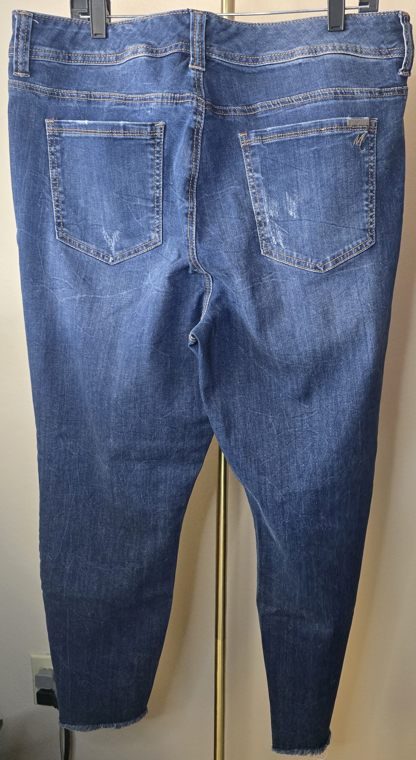 Pre-loved Melissa McCarthy Seven7 Jeans - Distressed Mid-Wash Denim