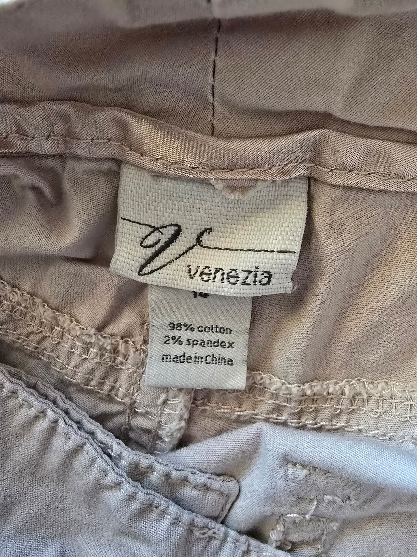Pre-loved Tan Convertible Cargo Pants - Full Length to Capri