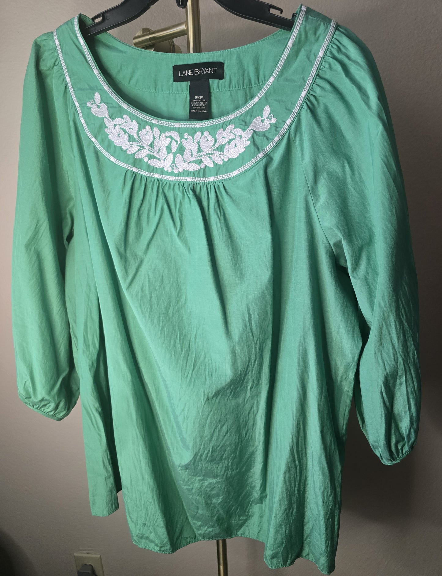 Pre-loved Lane Bryant Green Embroidered Blouse - 3/4 Sleeve Top