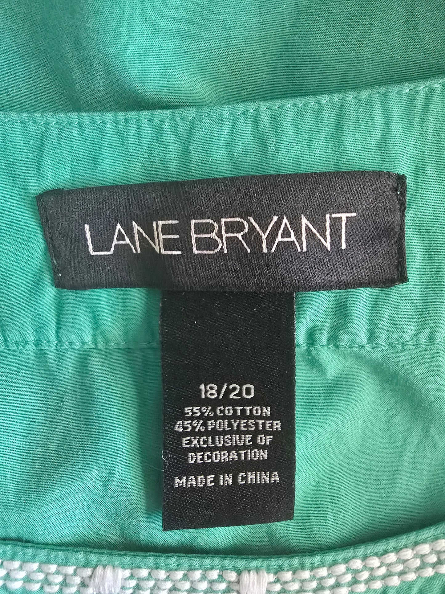 Pre-loved Lane Bryant Green Embroidered Blouse - 3/4 Sleeve Top