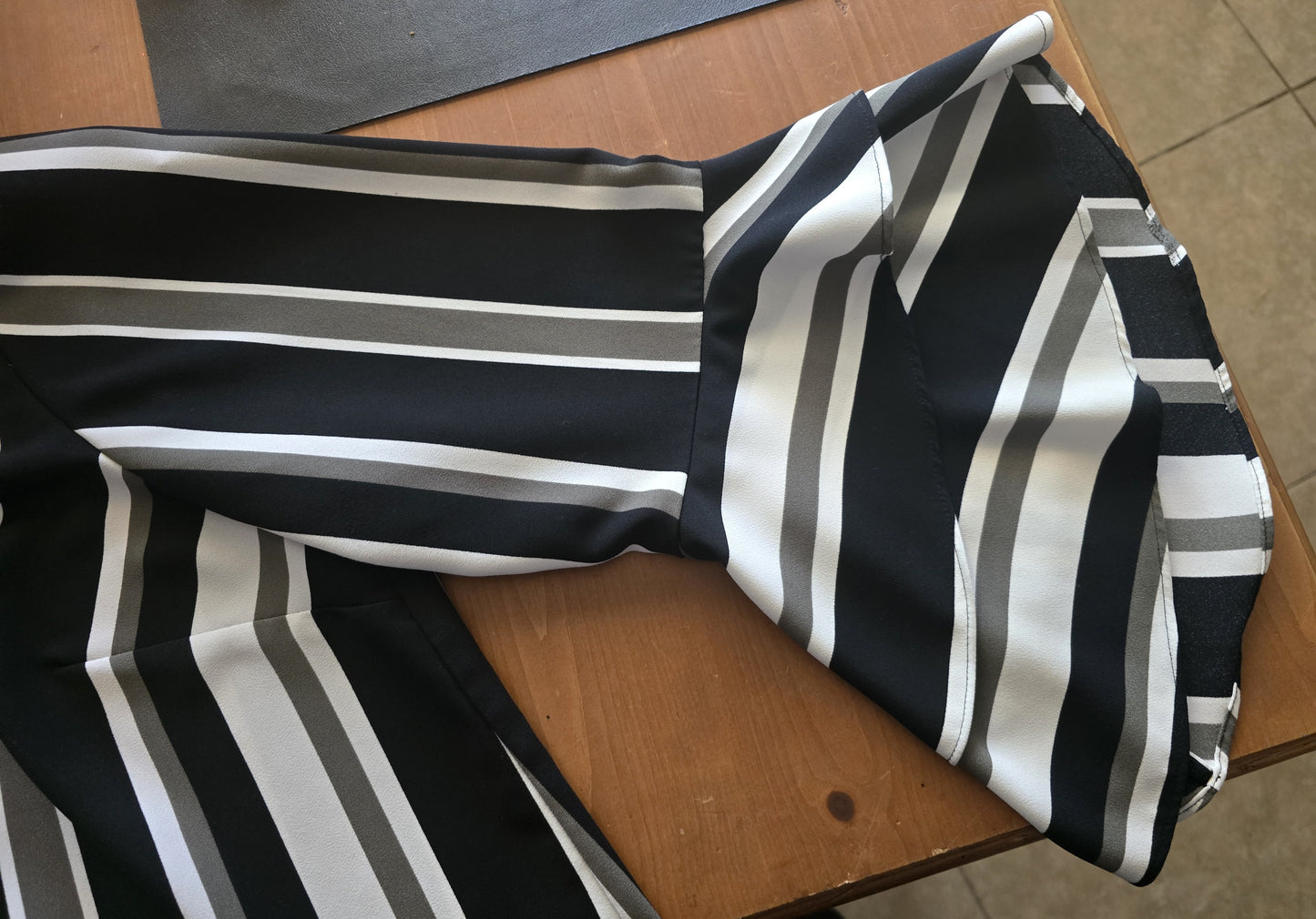 Pre-loved Alfani Striped Blouse - Black, White & Grey Ruffle Sleeves