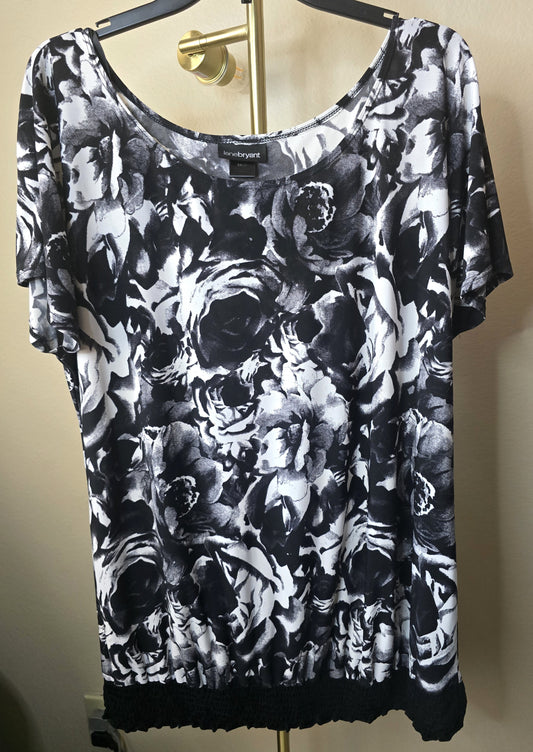 Pre-loved Lane Bryant Black & White Rose Print Top - Scalloped Hem