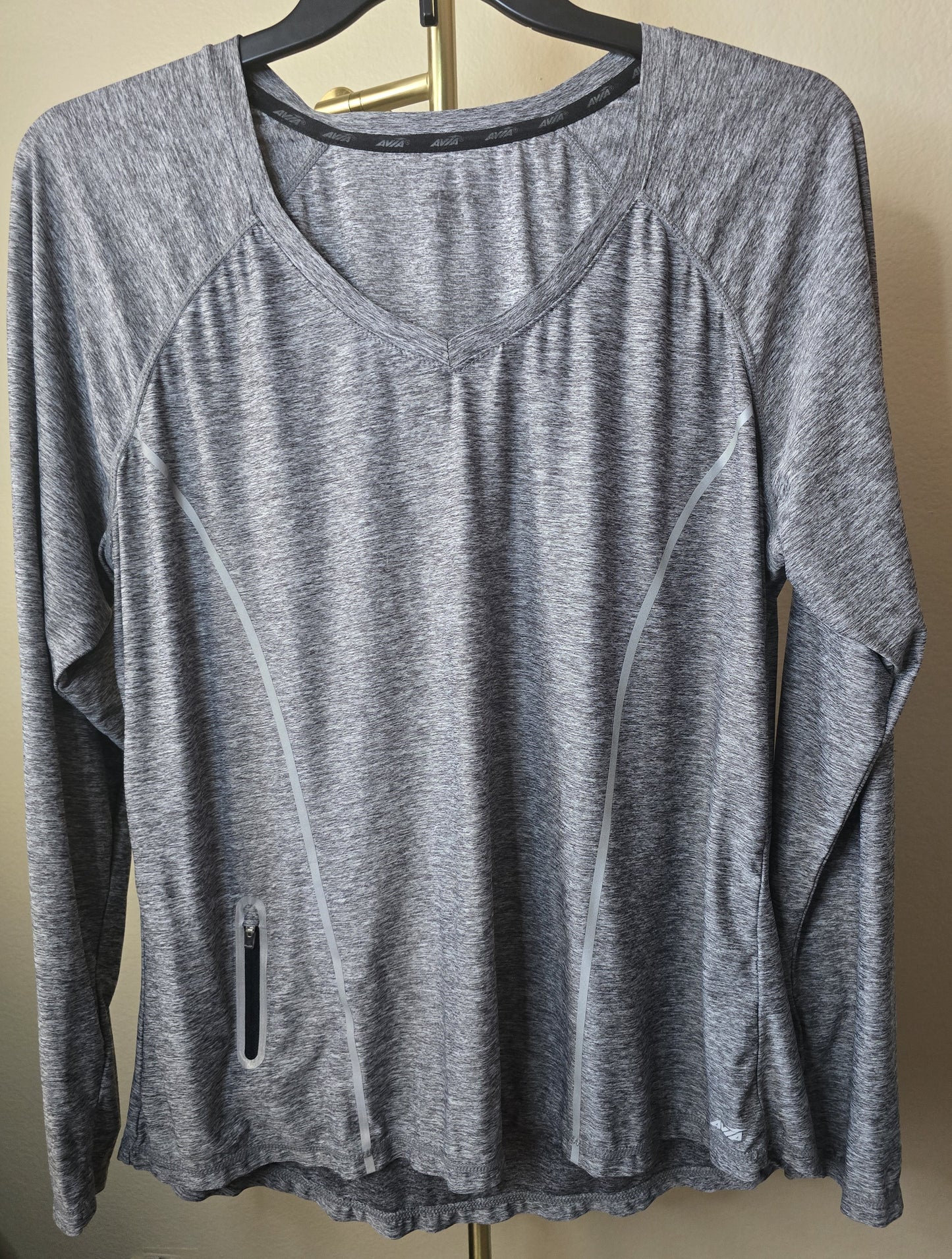 Pre-loved Avia Grey Long Sleeve Active Top - V-Neck Athletic Shirt