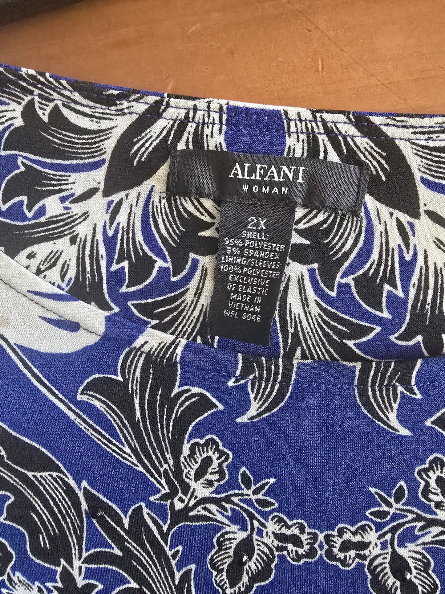Pre-loved Alfani Royal Blue & White Ornate Blouse - Black Floral Print