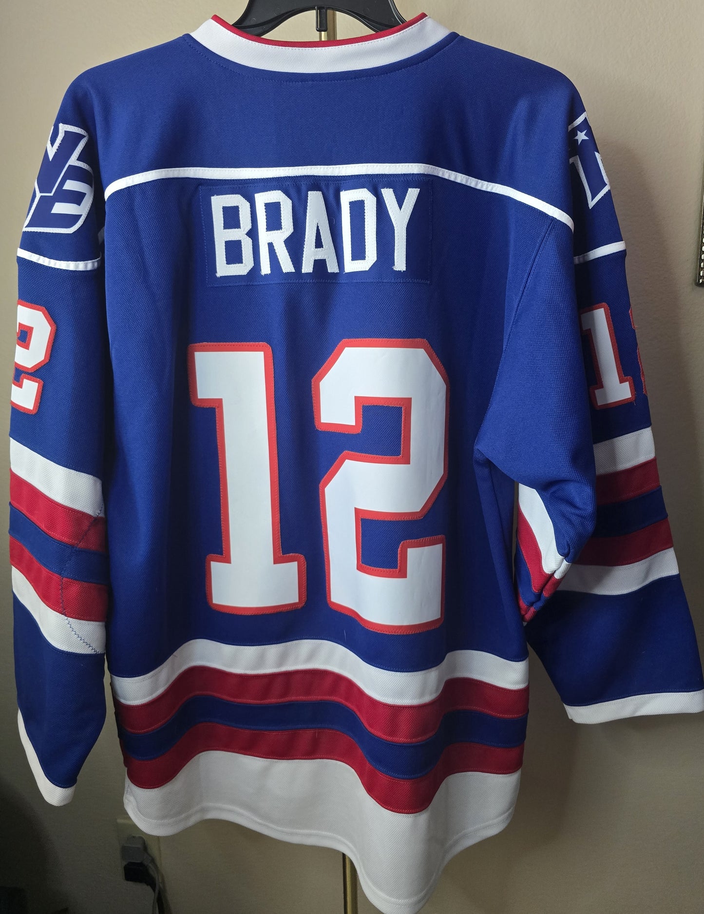 Pre-loved New England Patriots #12 Brady Hockey Jersey Style - Patriot Logo