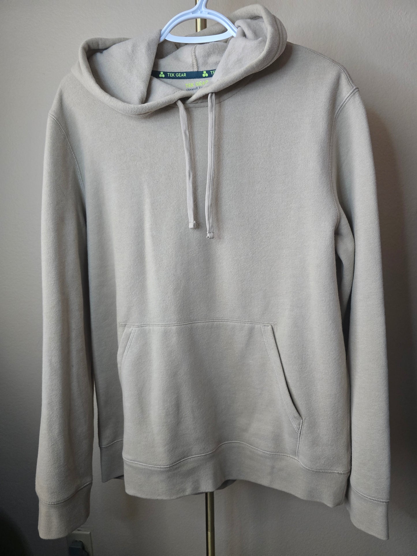 Pre-loved Tek Gear Beige Hoodie - Pullover Sweatshirt with Pocket Size M