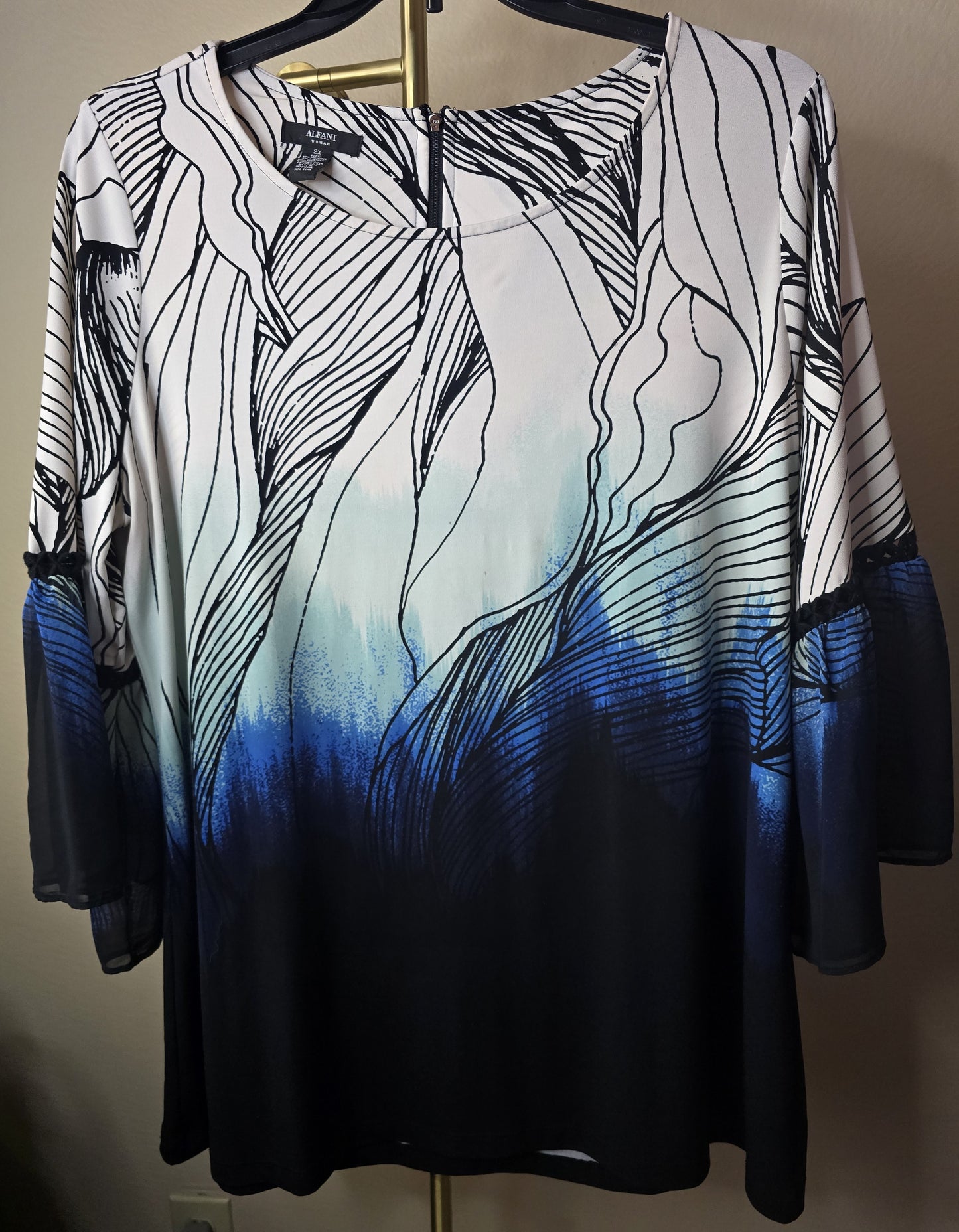 Pre-loved Alfani Blue & White Abstract Blouse - Bell Sleeves with Crochet Trim