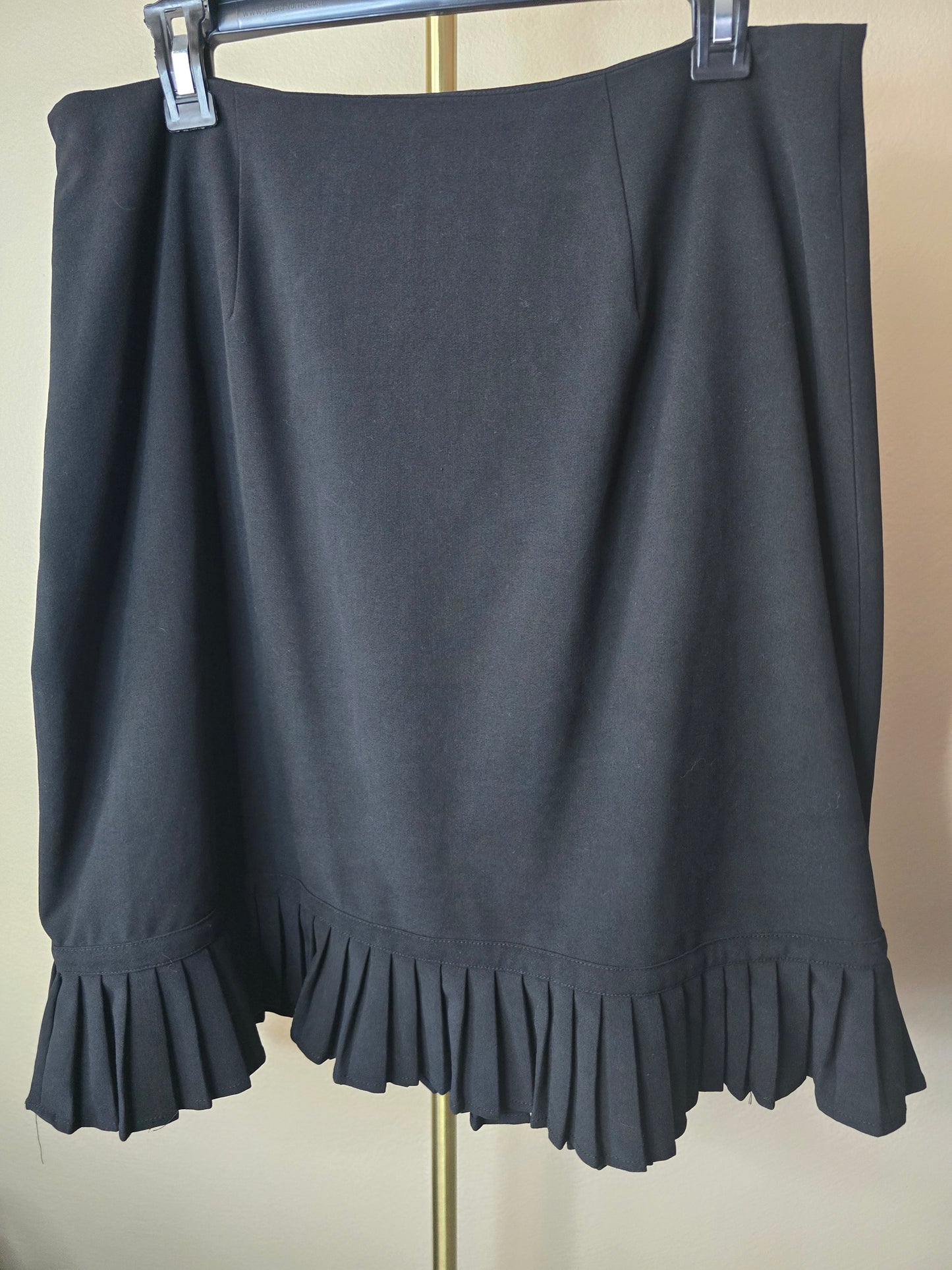 Pre-loved Black Pleated Hem Skirt - Front Bow Accent