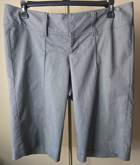 Pre-loved Grey Bermuda Shorts - Tailored Fit