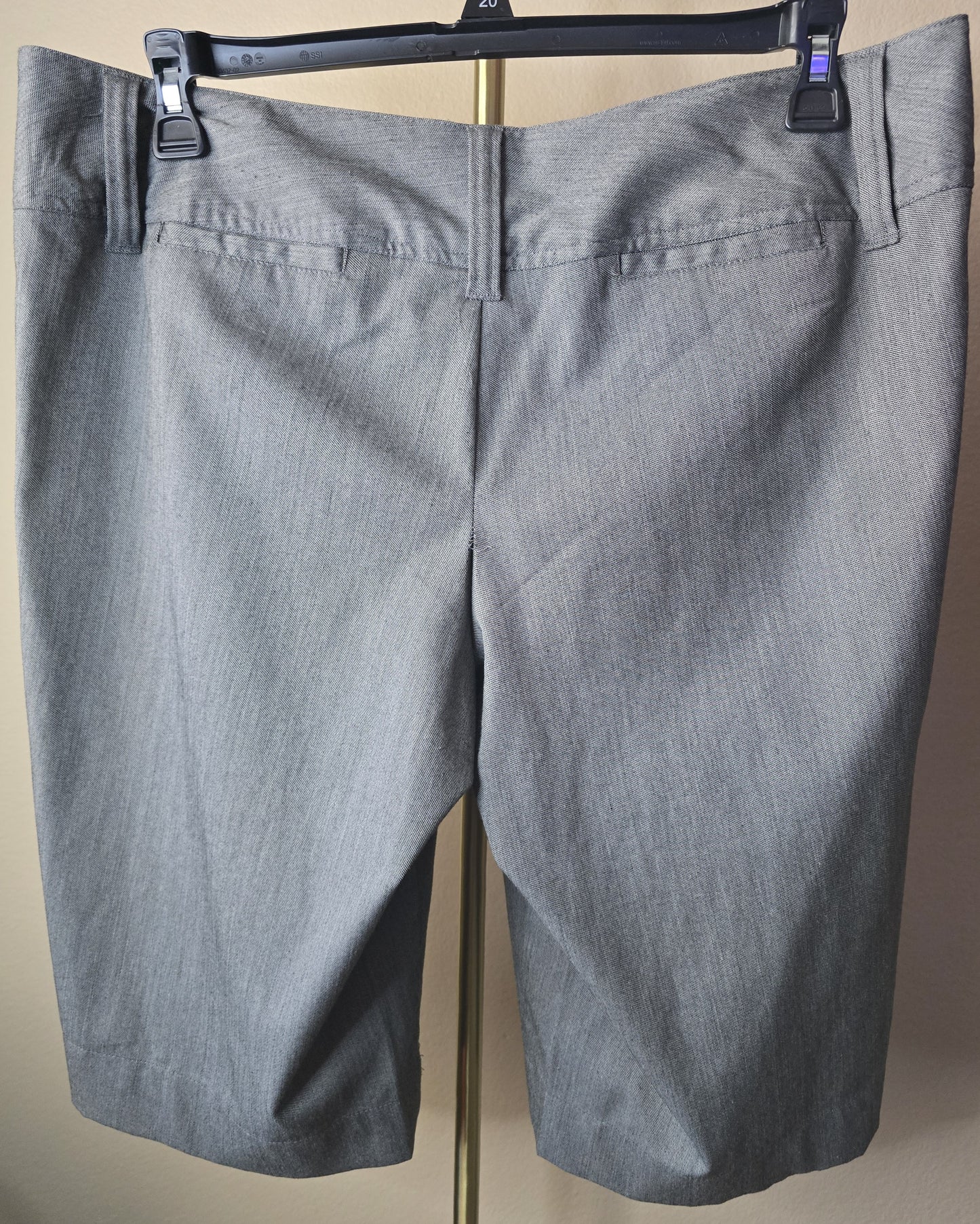 Pre-loved Grey Bermuda Shorts - Tailored Fit