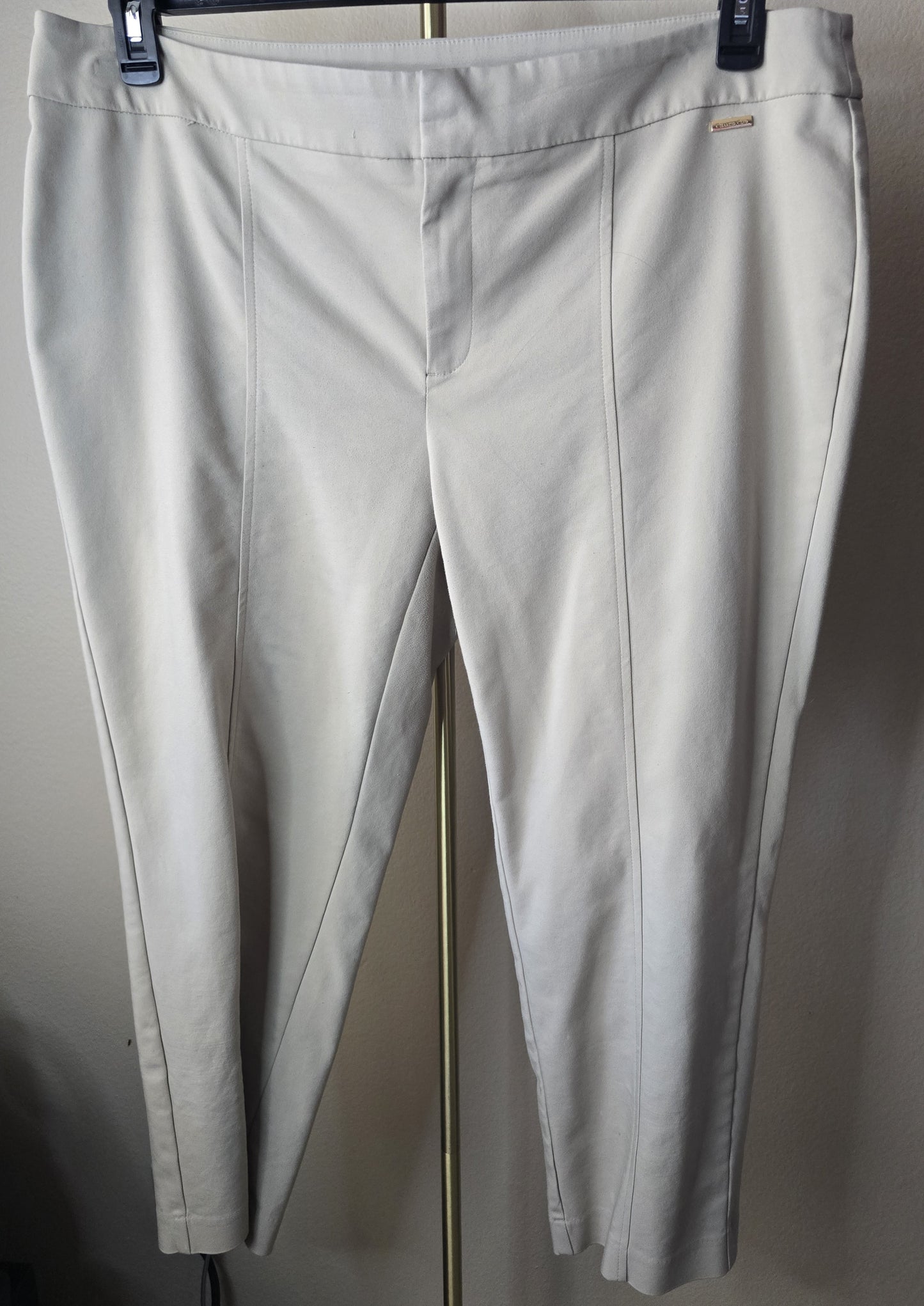 Pre-loved Charter Club Beige Capri Pants - Stretch Fabric & Seam Detail