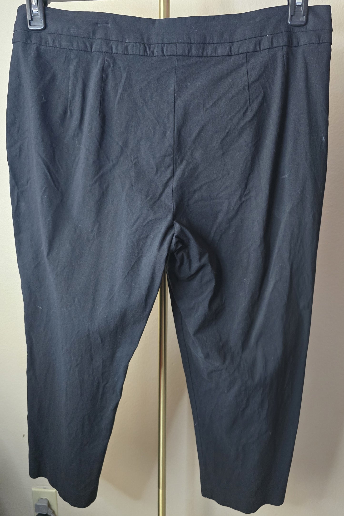 Pre-loved Lane Bryant Black Stretch Capri Pants - Everyday Essential