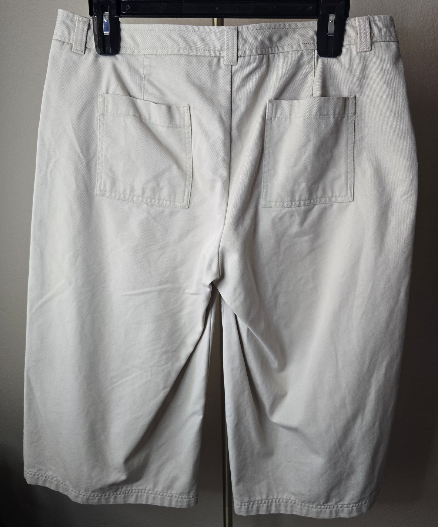 Pre-loved Dockers Beige Culotte Shorts - Utility Pockets