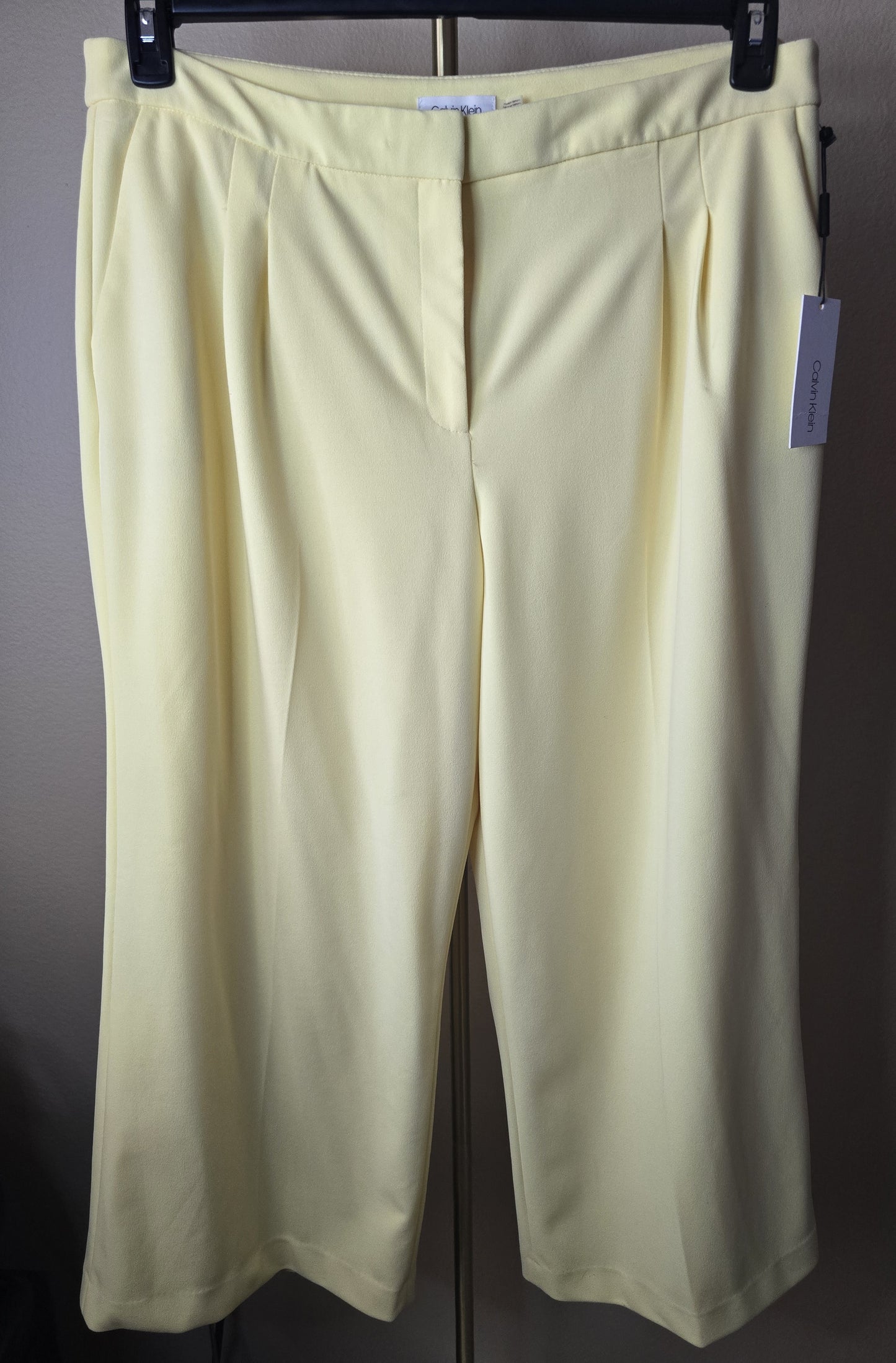 NWT Calvin Klein Yellow Pleated Capri Pants - Modern Crop Trousers