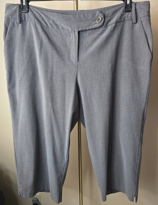 Pre-loved Mossimo Grey Pinstripe Capri Pants - Tailored Workwear