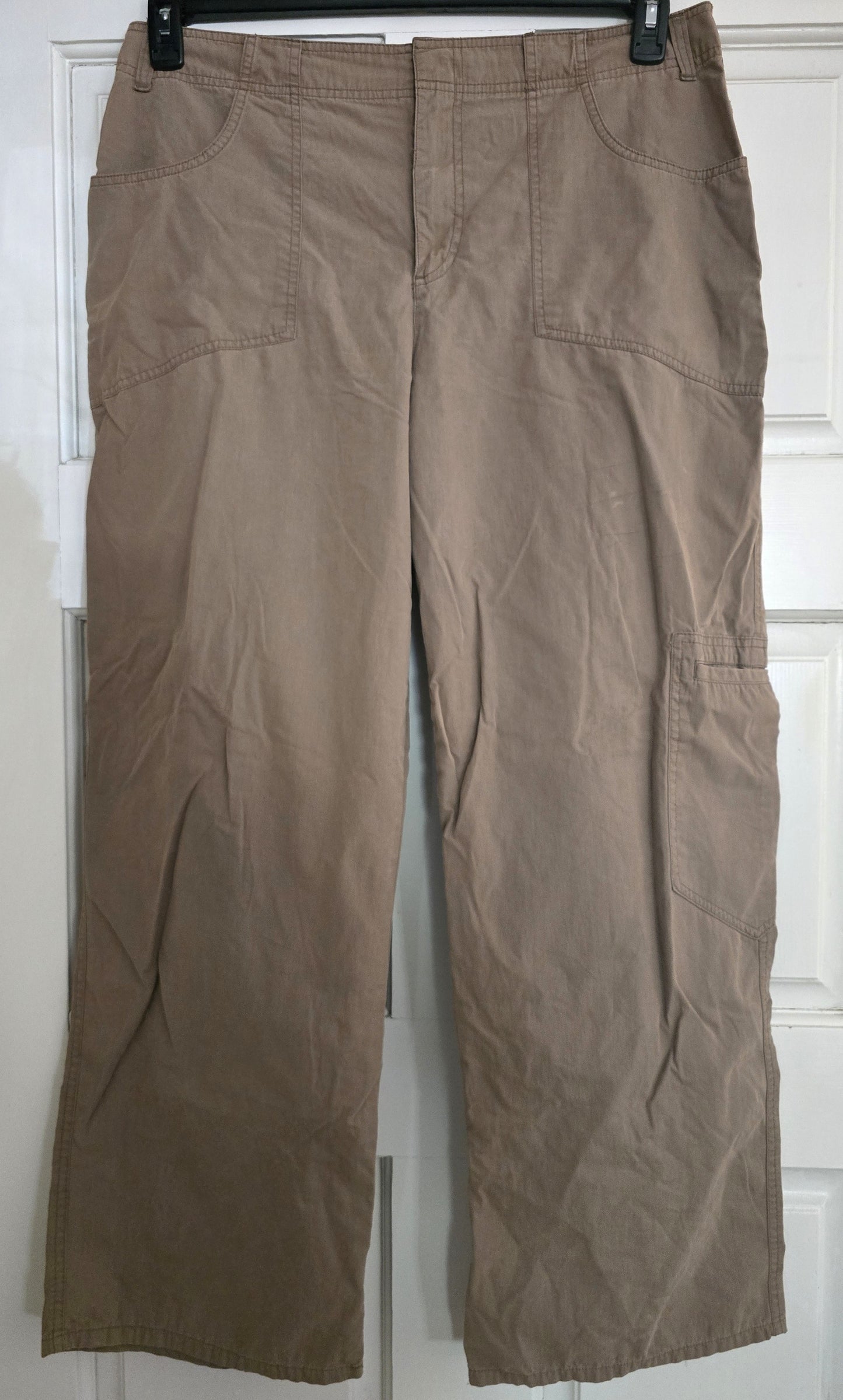 Pre-loved Gloria Vanderbilt Tan Cargo Pants - Cotton Nylon Blend