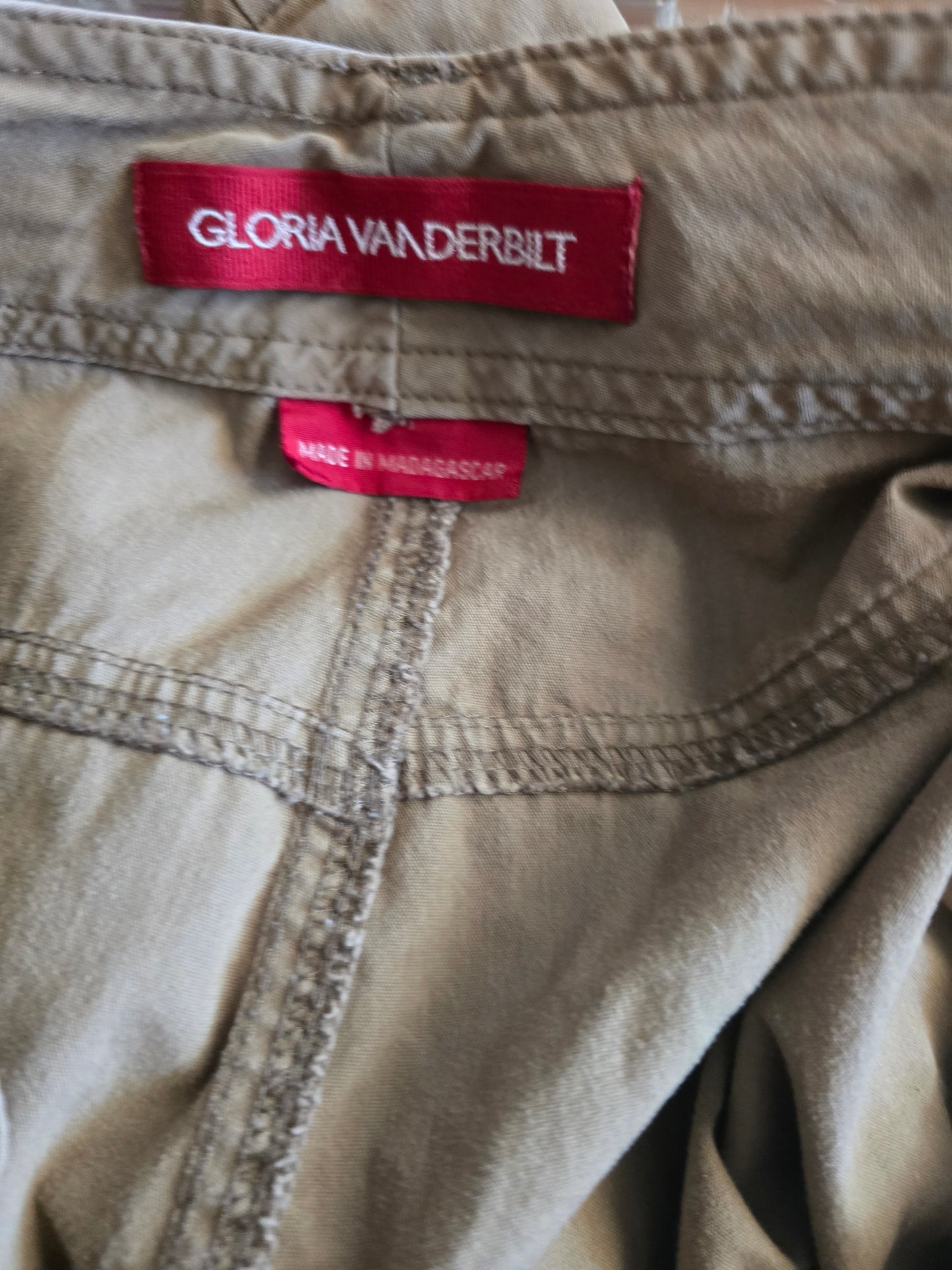 Pre-loved Gloria Vanderbilt Tan Cargo Pants - Cotton Nylon Blend