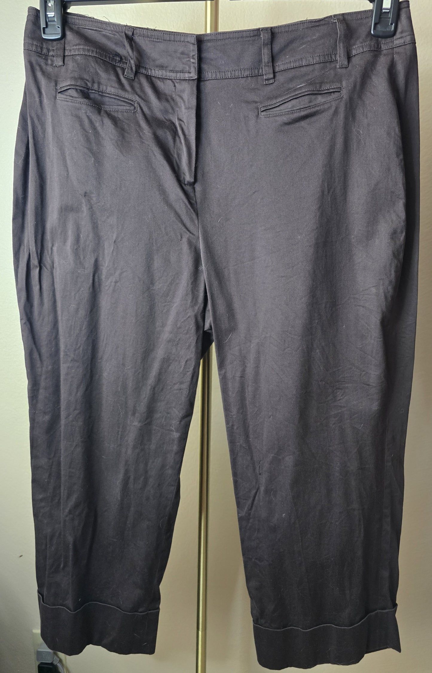 Pre-loved Larry Levine Brown Stretch Capri Pants - Cuffed Hem