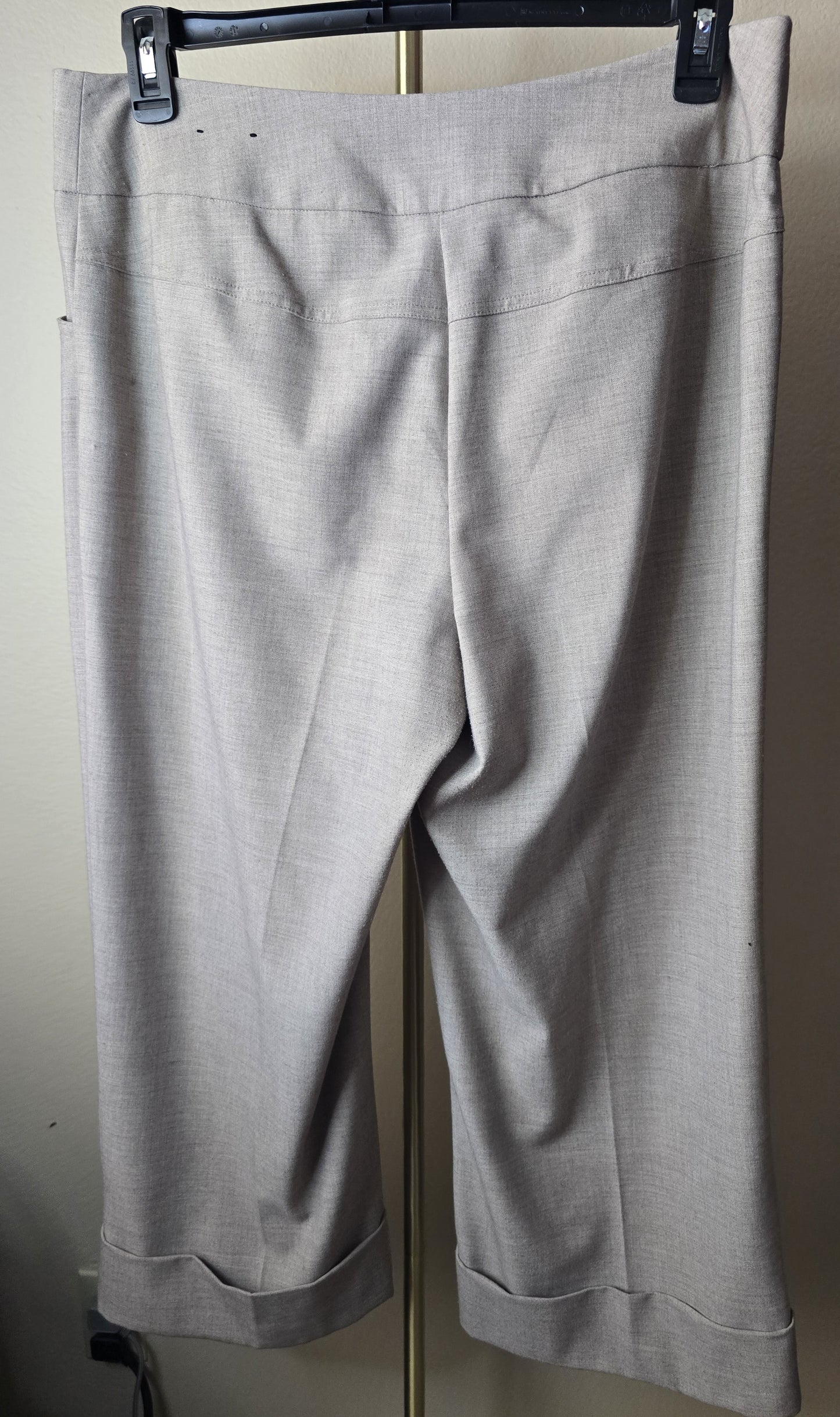 Pre-loved Lane Bryant Linen-Look Capri Pants (Size 14) - Cuffed Hem & Stretch