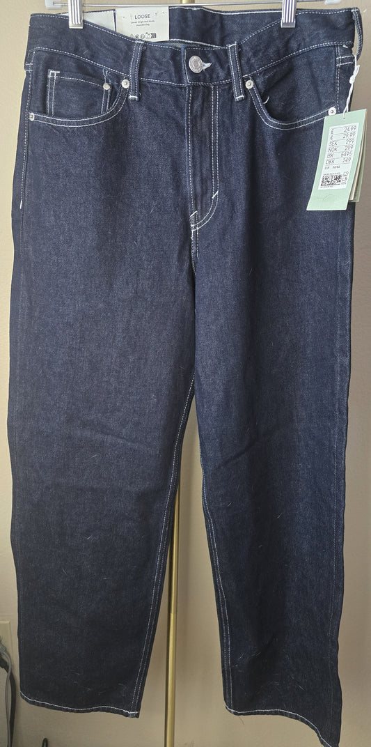 New with Tags H&M Loose Fit Dark Wash Jeans (Size 30/32)