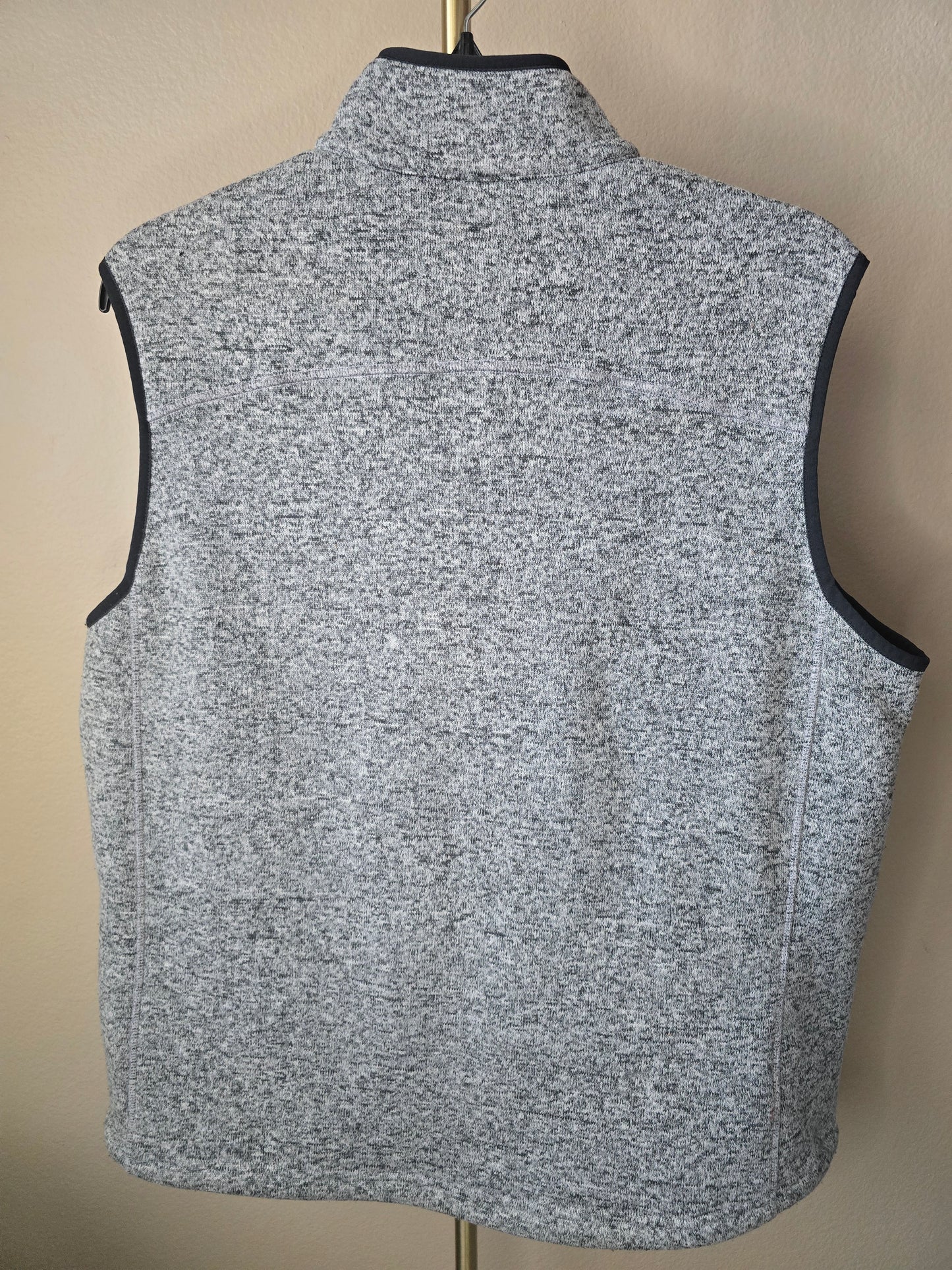 Pre-loved Orvis Men's/Unisex Grey Fleece Vest (XL/EG) - Fly Fishing Logo