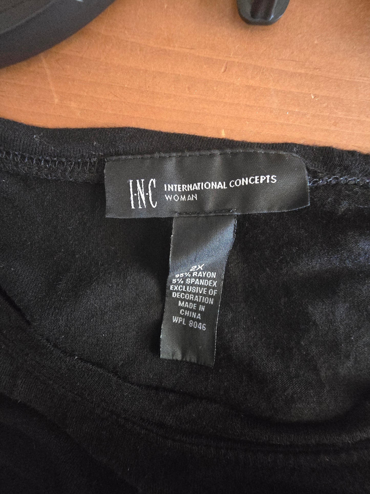 Pre-loved INC International Concepts Black T-Shirt (Size 2X) - Rayon Blend
