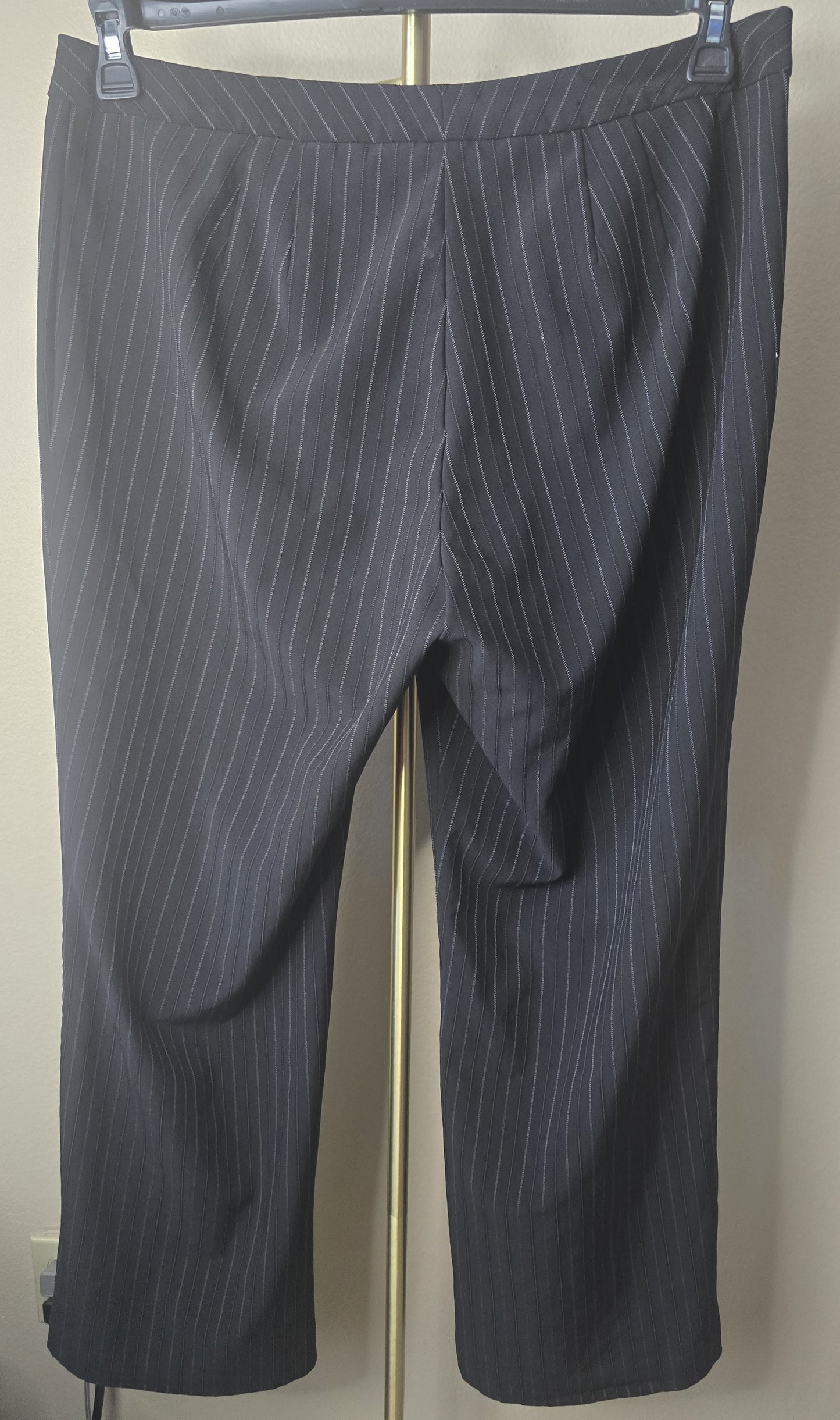 Pre-loved Lane Bryant Women's Black Pinstripe Bootcut Dress Pants - Size 16