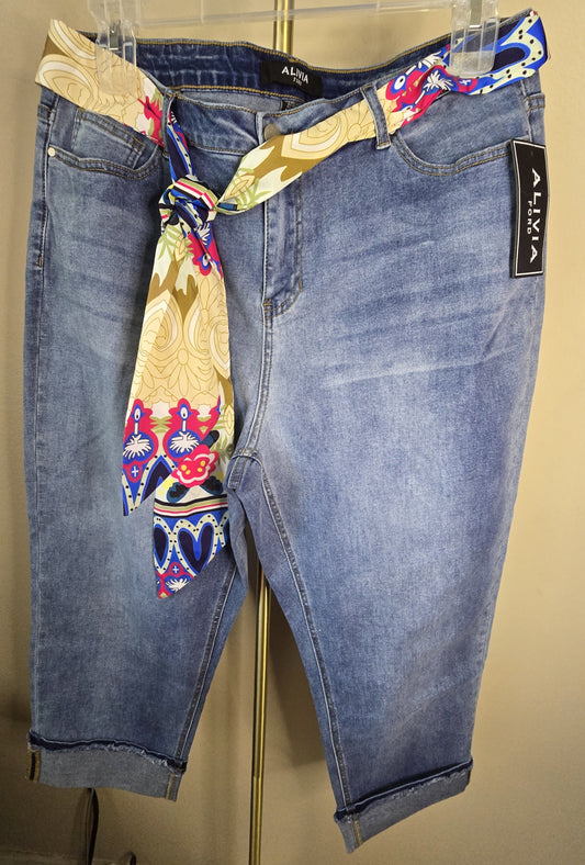 NWT Alivia Ford Plus Size 18W Light Wash Denim Capri Jeans with Printed Scarf Belt
