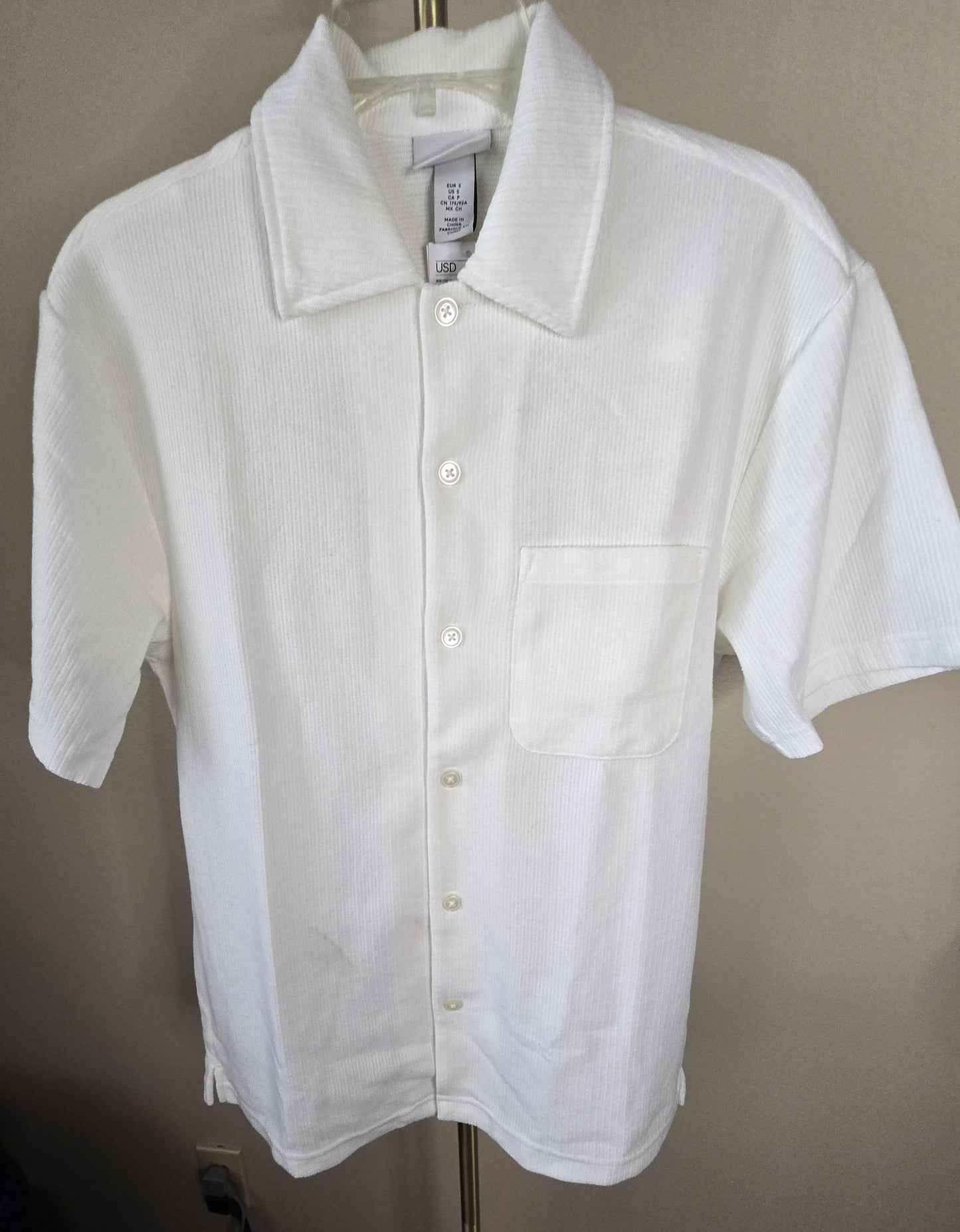 New H&M Small White Summer Shirt - Breathable Textured Fabric - Regular Fit
