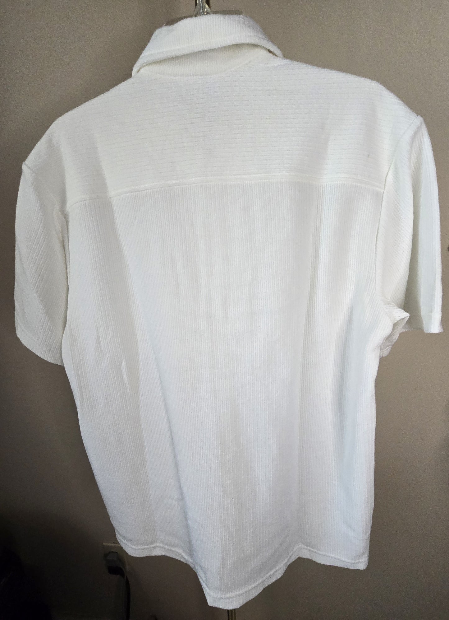 New H&M Small White Summer Shirt - Breathable Textured Fabric - Regular Fit
