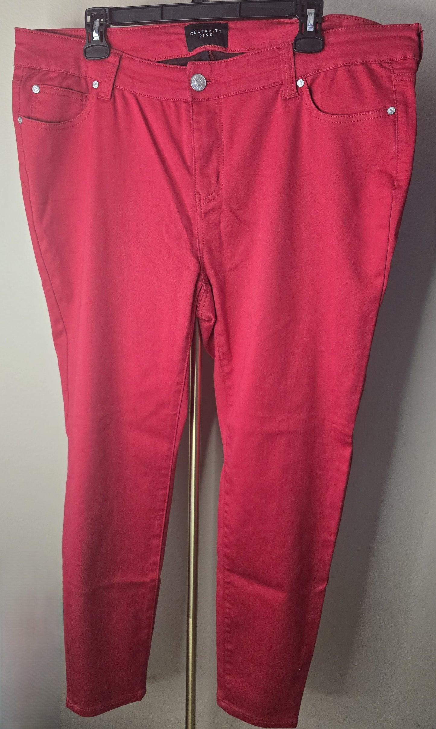 Vibrant & Chic: Pre-Loved Celebrity Pink Red Skinny Pants (Women's Size 18)