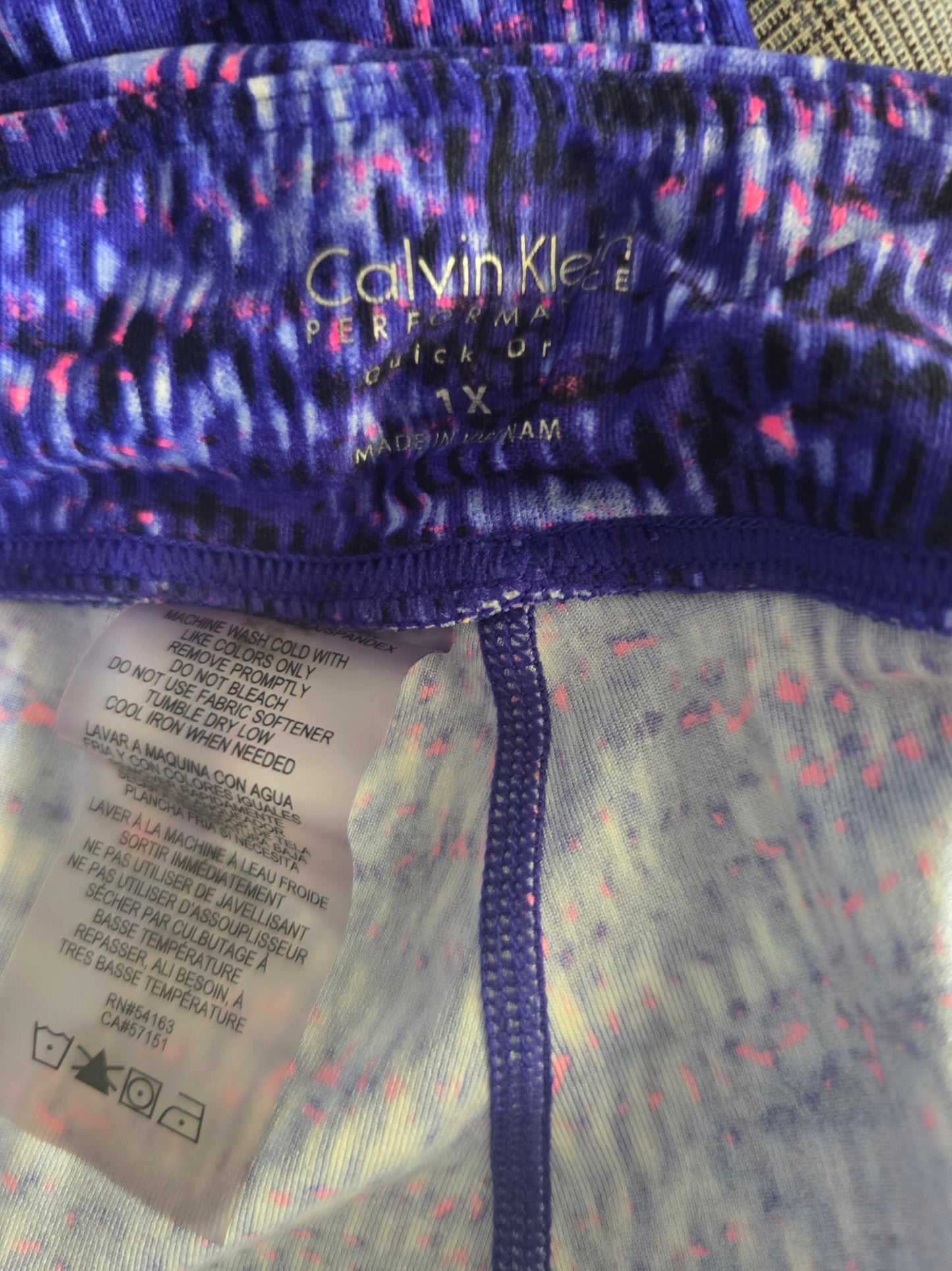 Vibrant & Functional: Pre-Loved Calvin Klein Performance Quick Dry Leggings (Women's 1X)