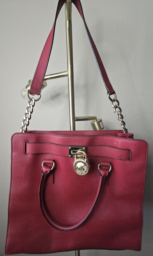 Sophisticated & Spacious: Pre-Loved Michael Kors Saffiano Leather Satchel in Red