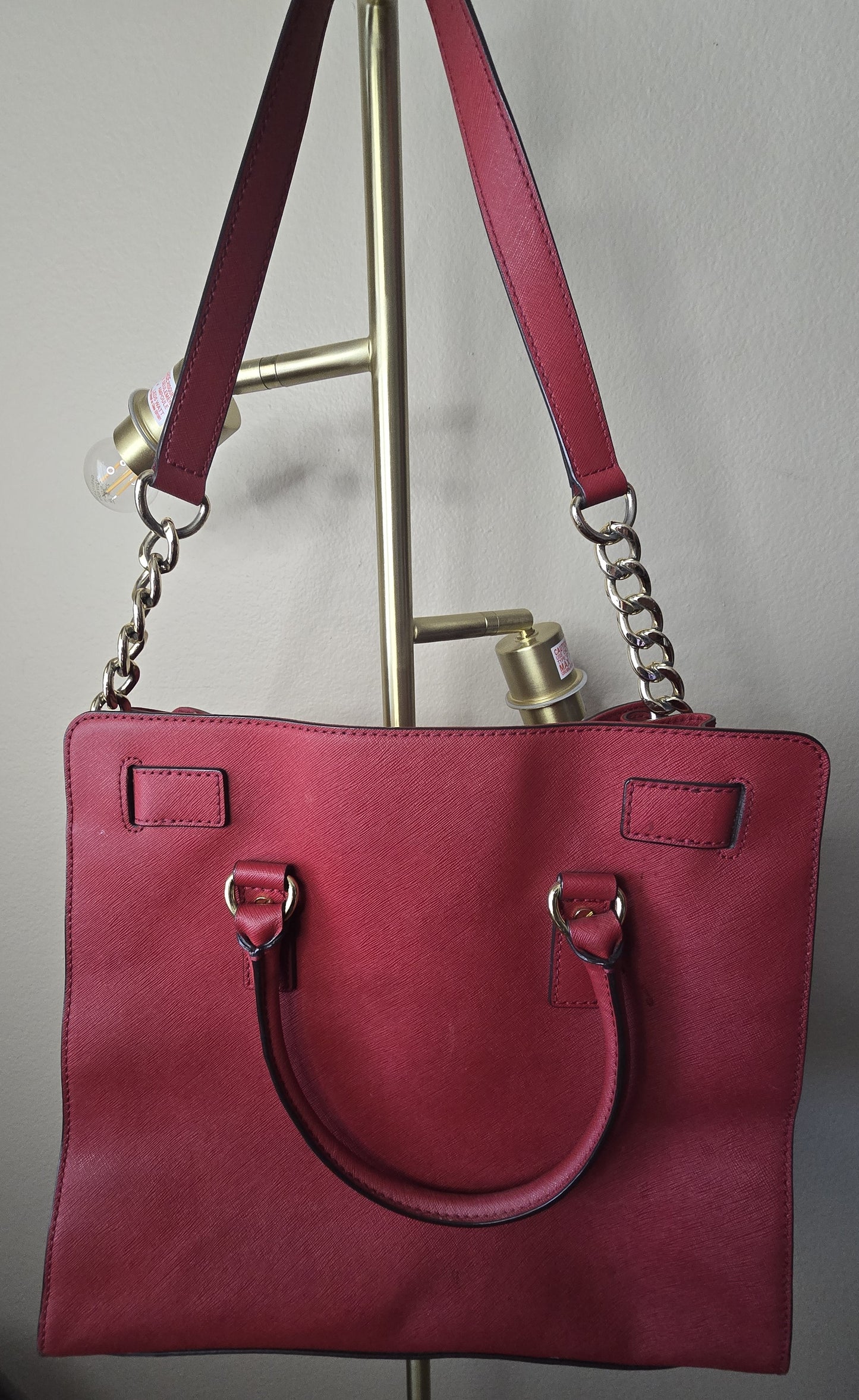 Sophisticated & Spacious: Pre-Loved Michael Kors Saffiano Leather Satchel in Red