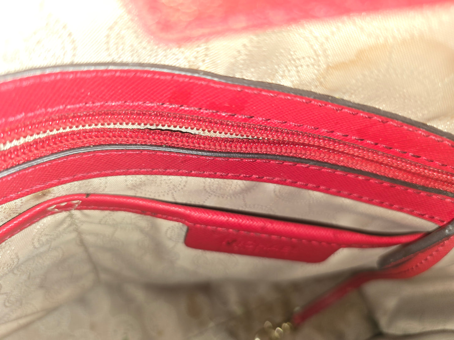 Sophisticated & Spacious: Pre-Loved Michael Kors Saffiano Leather Satchel in Red