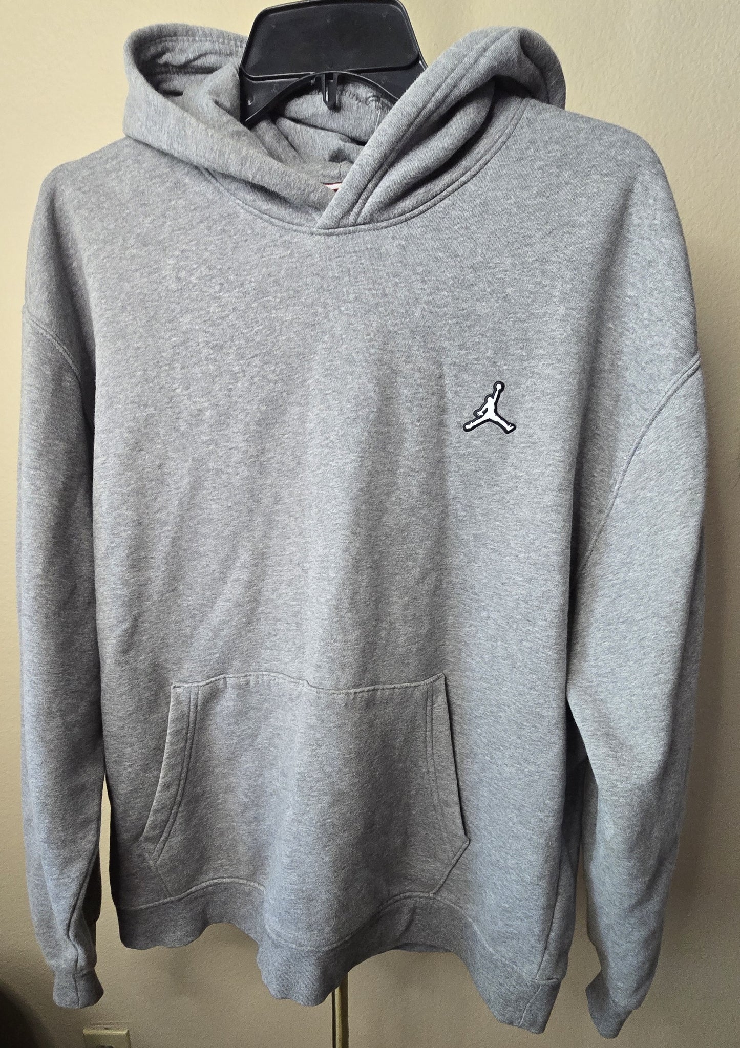 Iconic Comfort: Pre-Loved Jordan Brand Grey Pullover Hoodie (Men's Large)