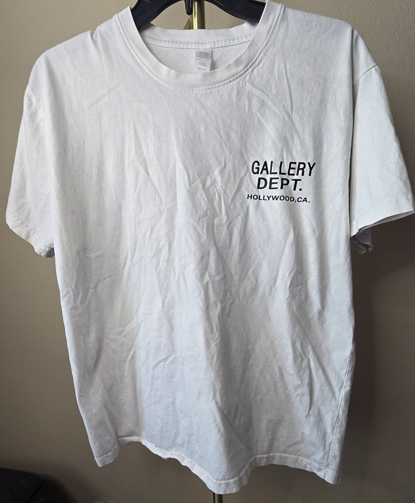 Distressed & Edgy: Pre-Loved White Graphic T-Shirt (Gallery Dept. Inspired) - Men's Medium