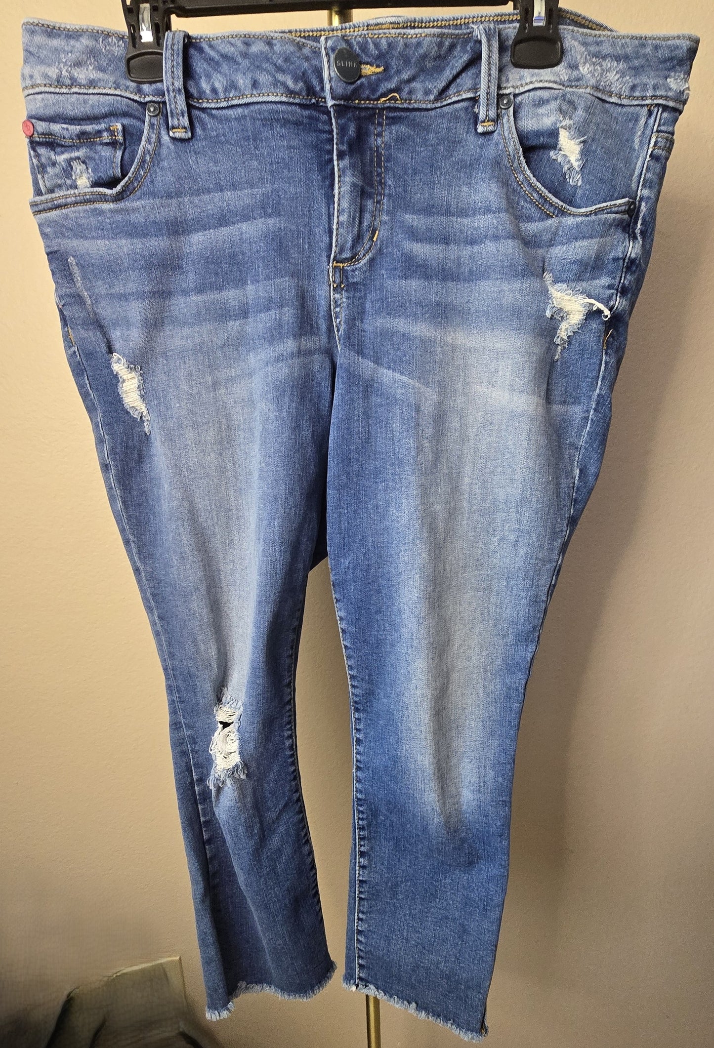 Flattering Fit: Pre-Loved SLINK Jeans Straight Leg Denim Size 16