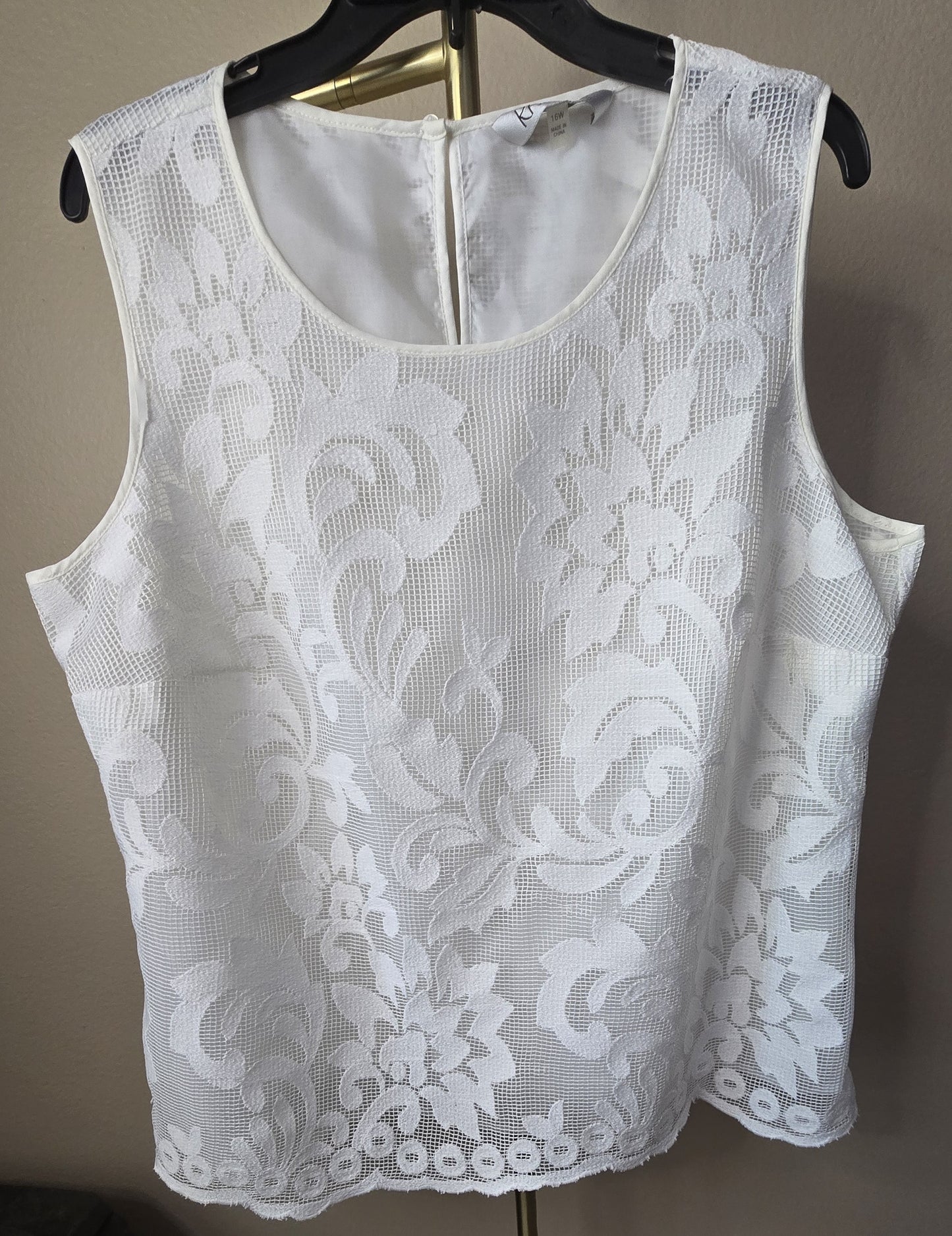 Effortlessly Chic: Pre-Loved Kasper White Sleeveless Top size 16W