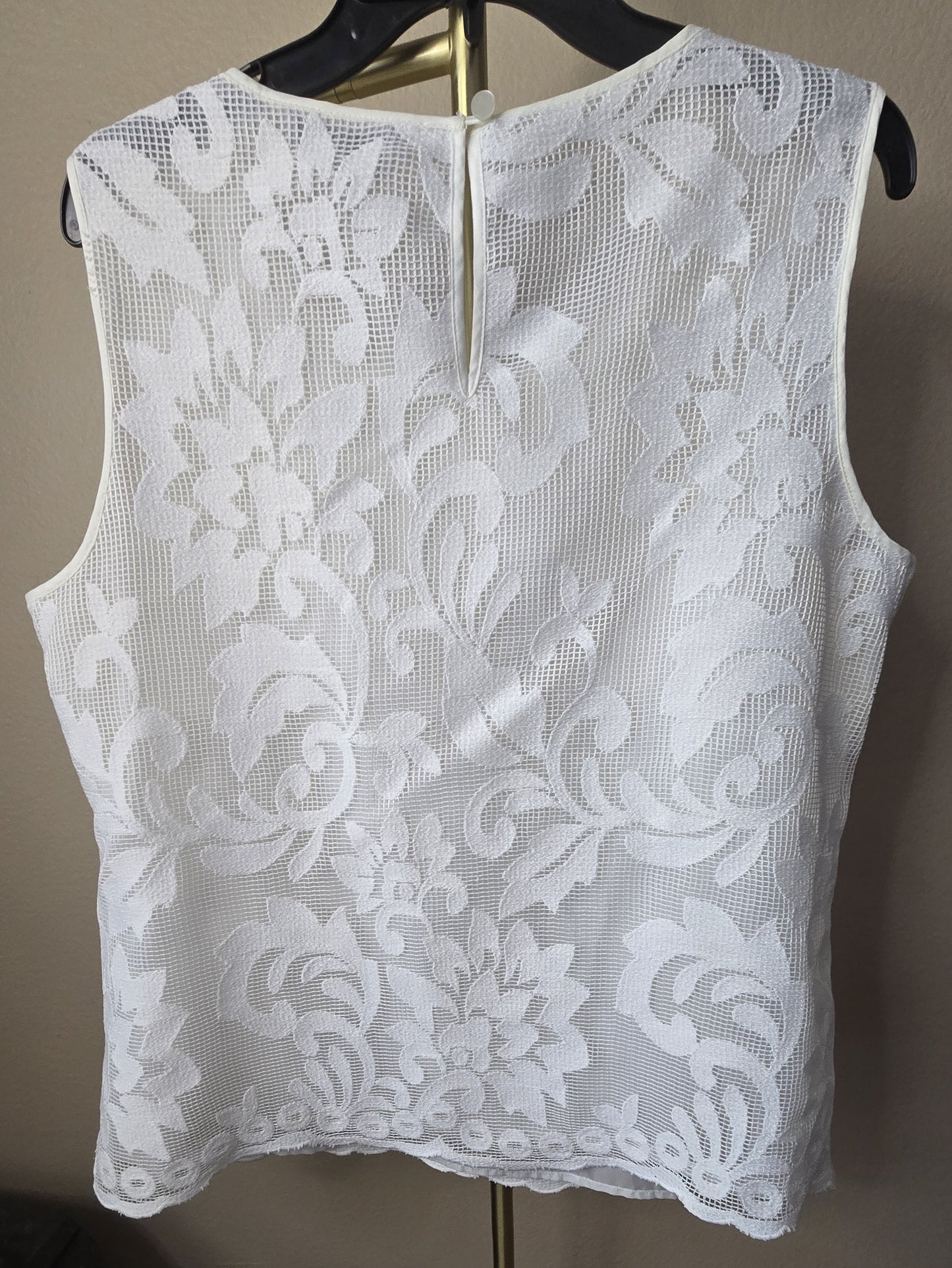 Effortlessly Chic: Pre-Loved Kasper White Sleeveless Top size 16W