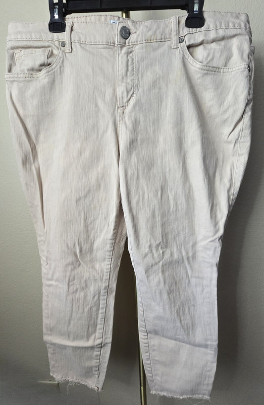 Summer Style: Pre-Loved Code Bleu Light Pink Crop Pants (Women's 18W)