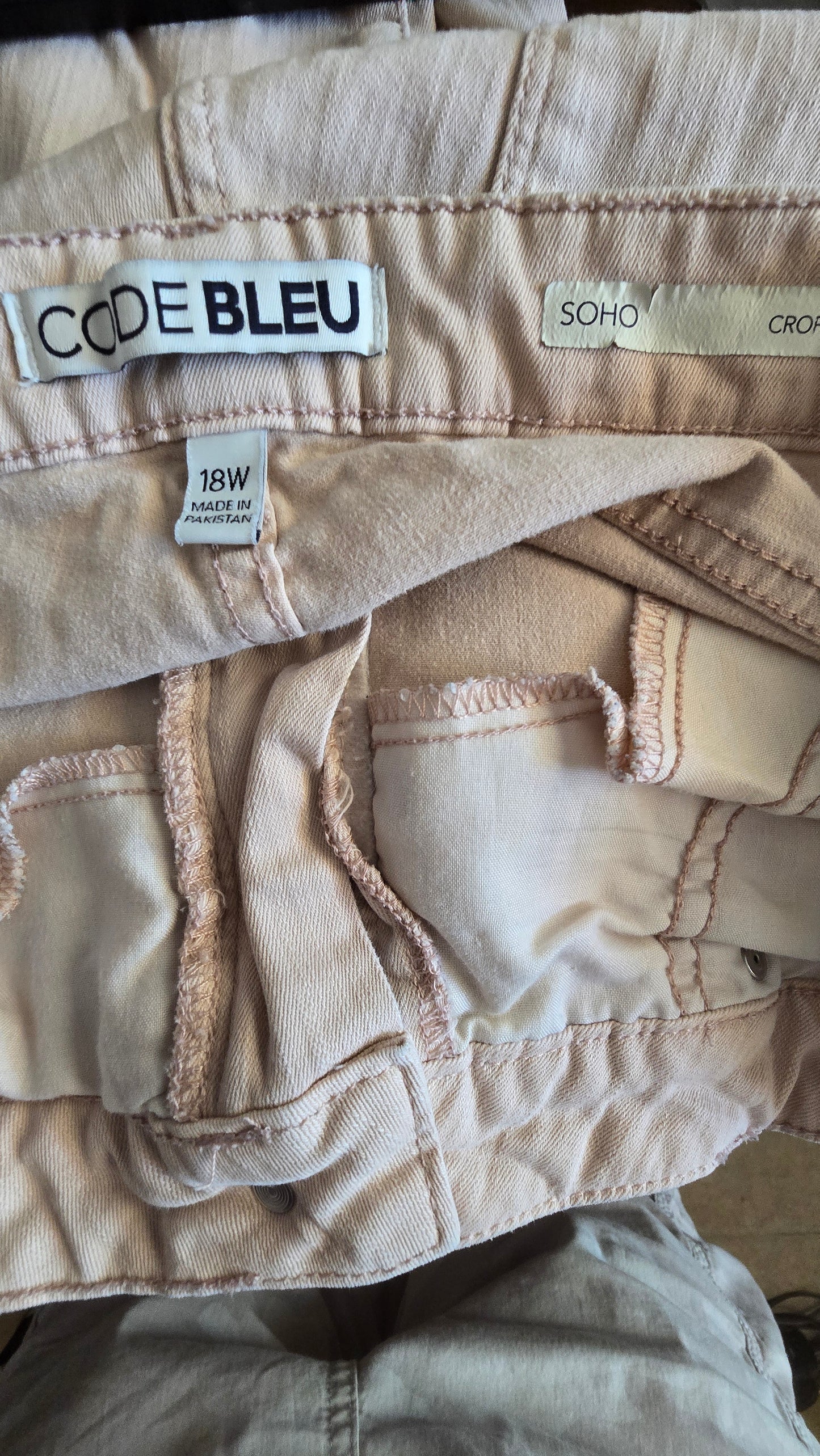 Summer Style: Pre-Loved Code Bleu Light Pink Crop Pants (Women's 18W)