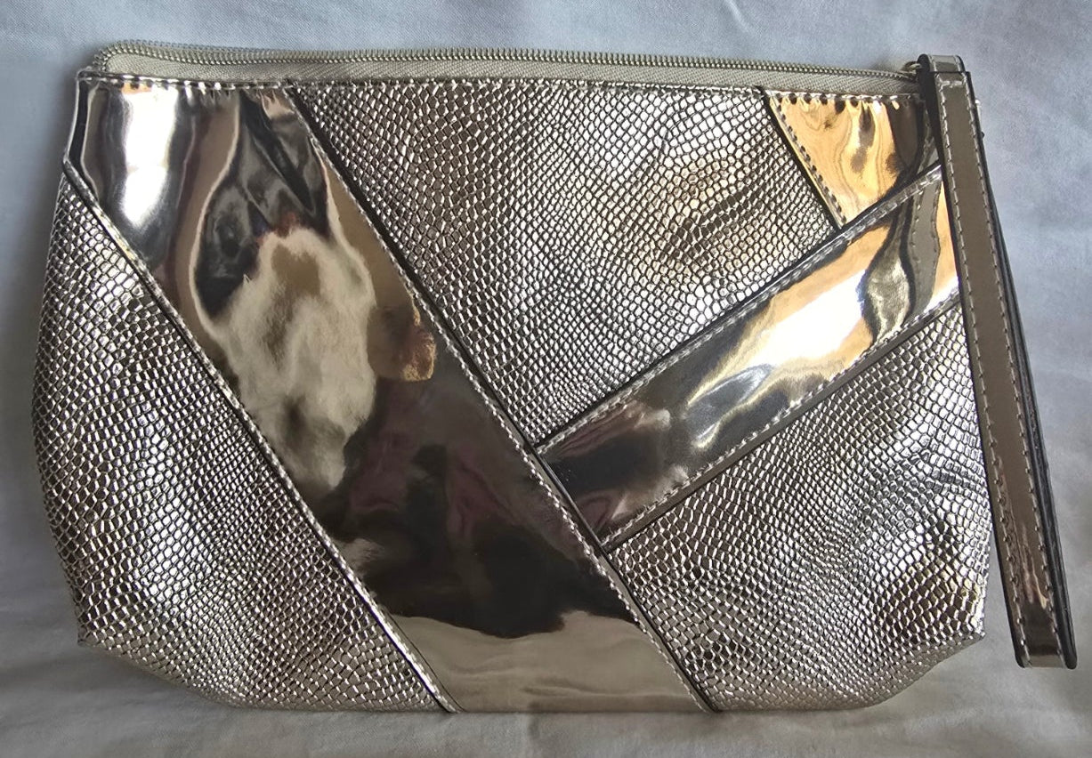 Estee Lauder Gold Metallic Cosmetic Make Up Bag Zippered Plastic.