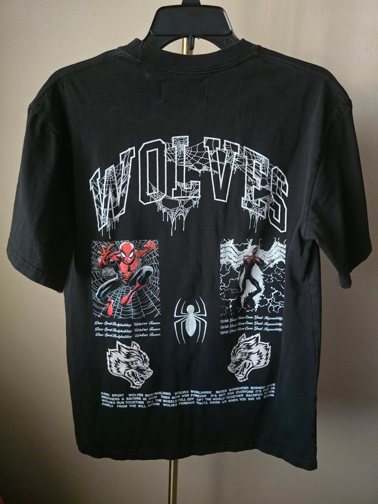 Pre-loved Streetwear Wolves T-Shirt - Spiderman & Gothic Font size M